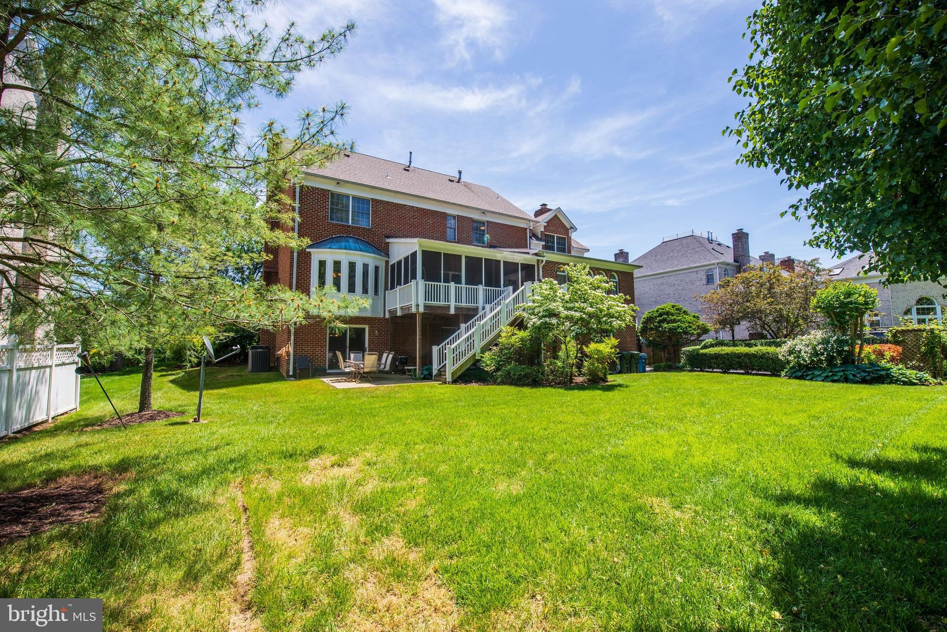 9496 Lynnhall Pl