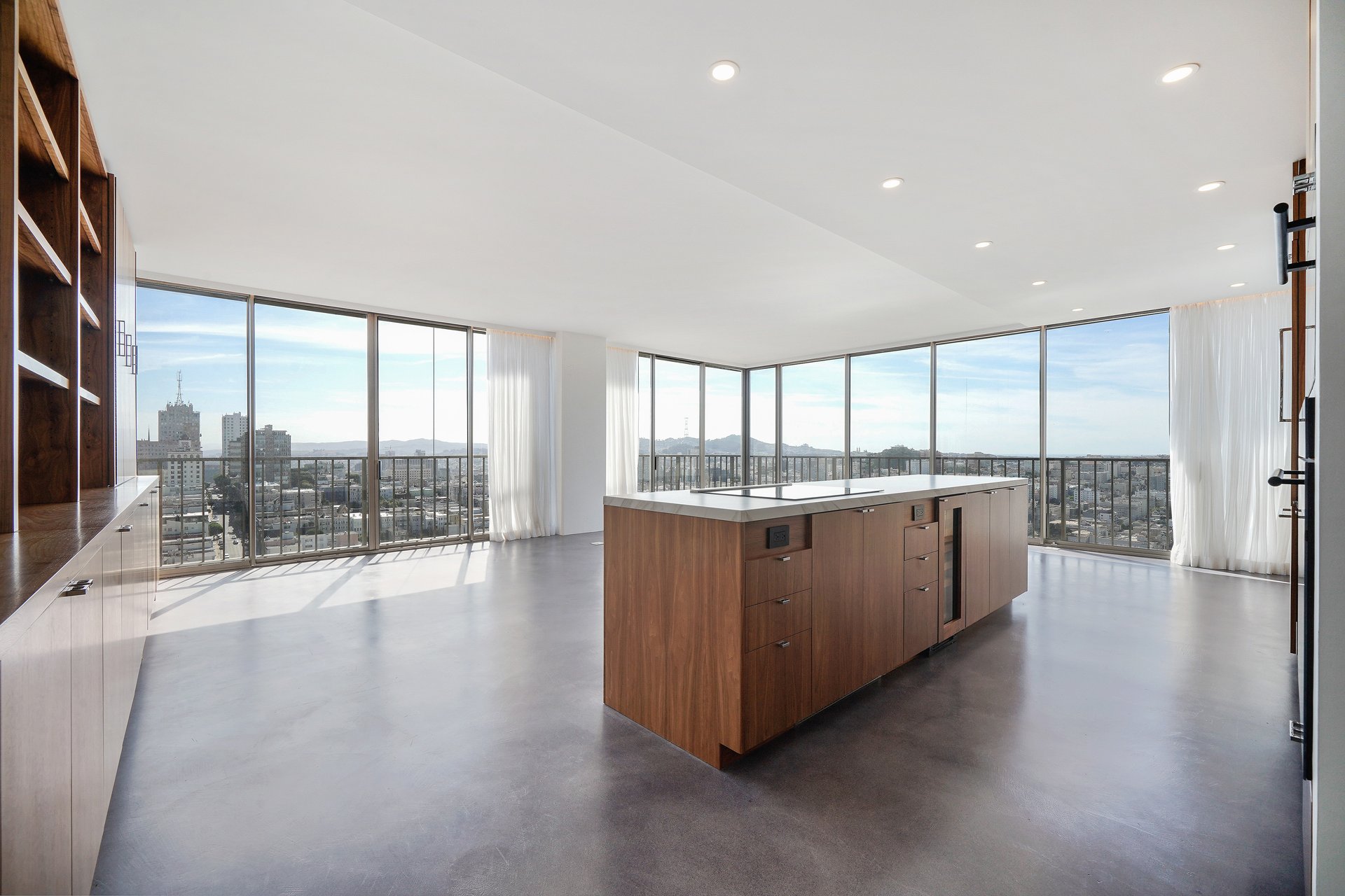 Leased | 999 Green St #2102