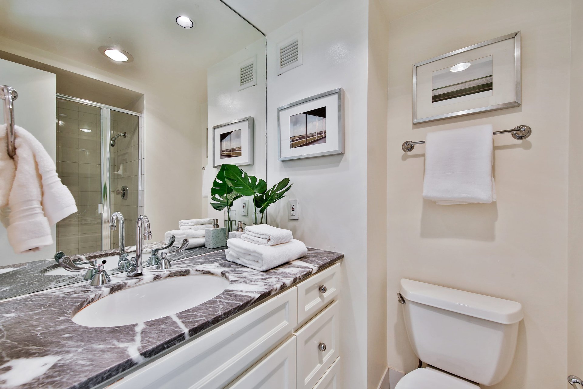 2040 Franklin Street #1407