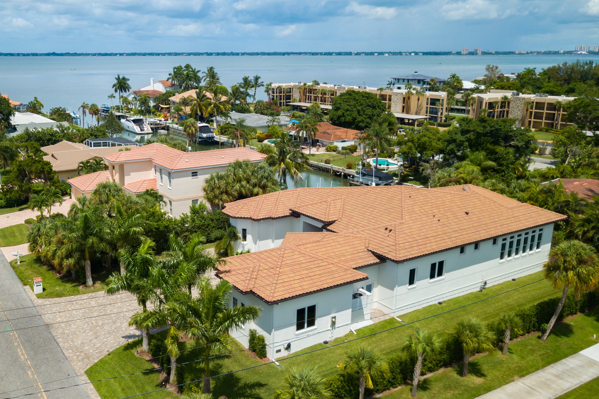 500 Ketch Lane, Country Club Shores, Longboat Key