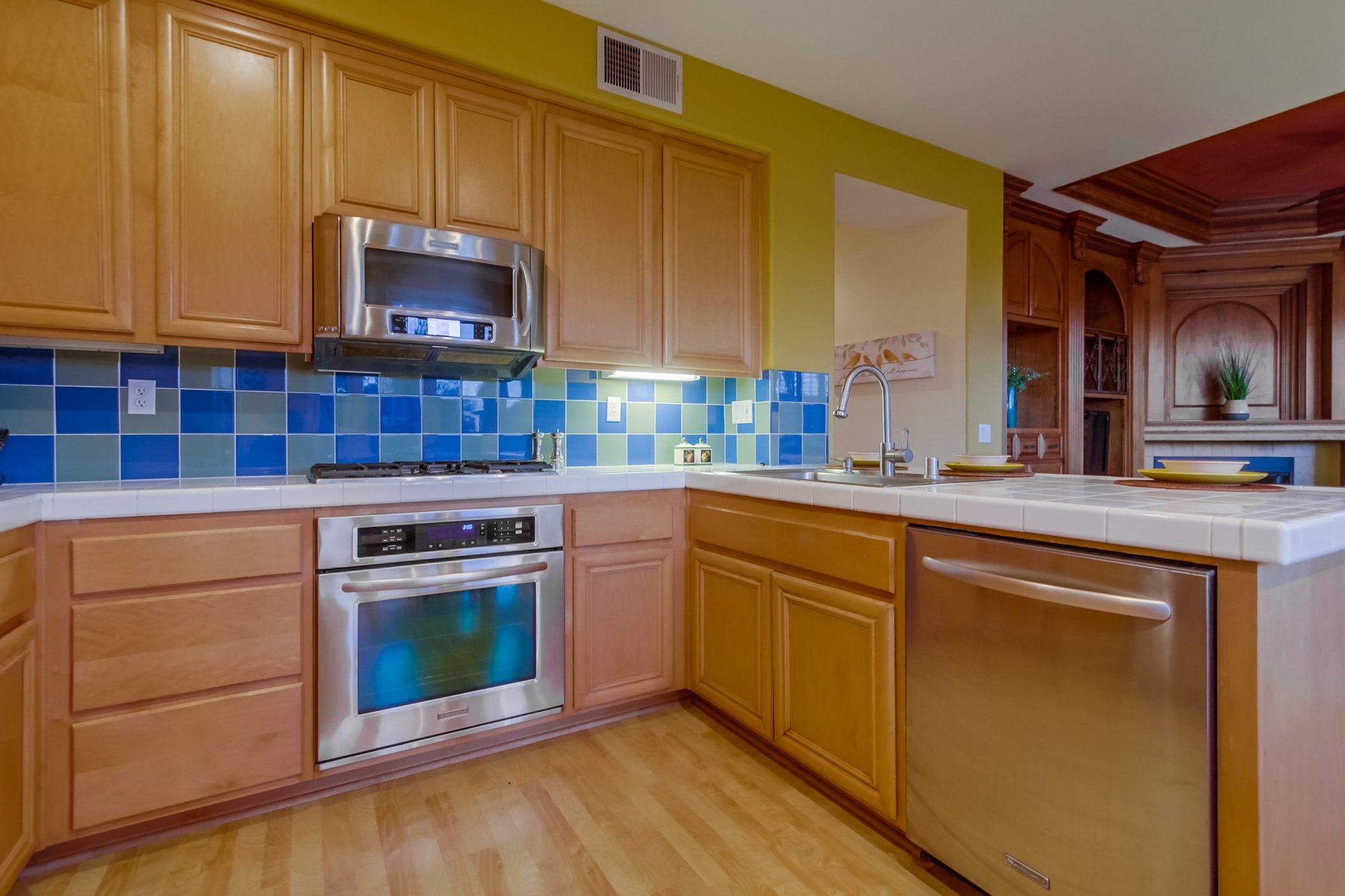 3553 Bluff Ct