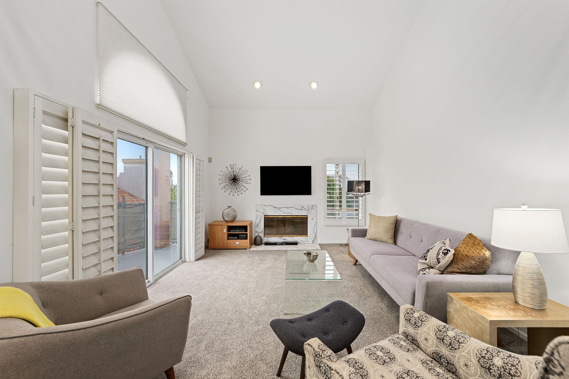 1010 California Ave #307, North of Wilshire