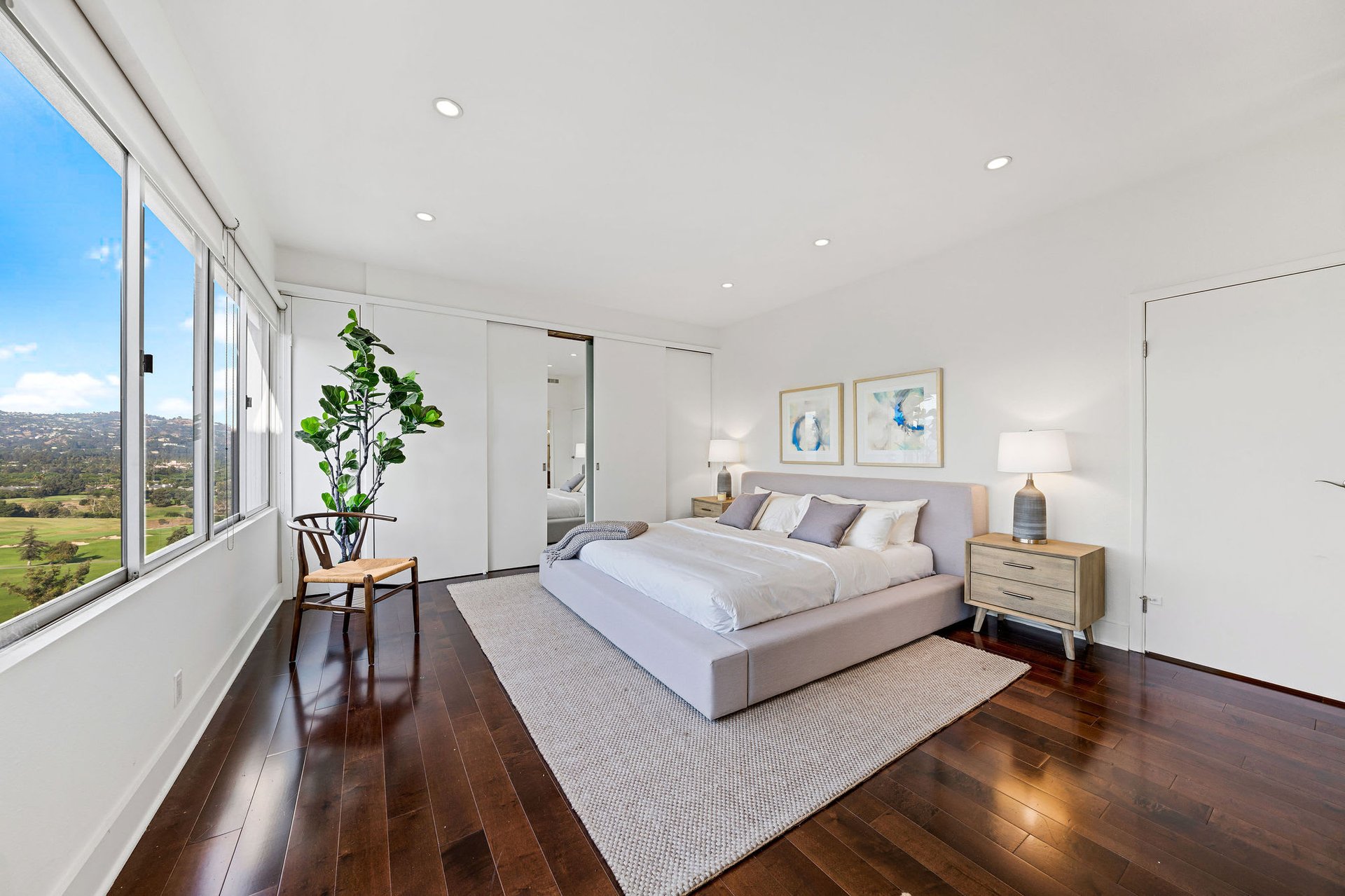 The Comstock #PHA, Wilshire Corridor
