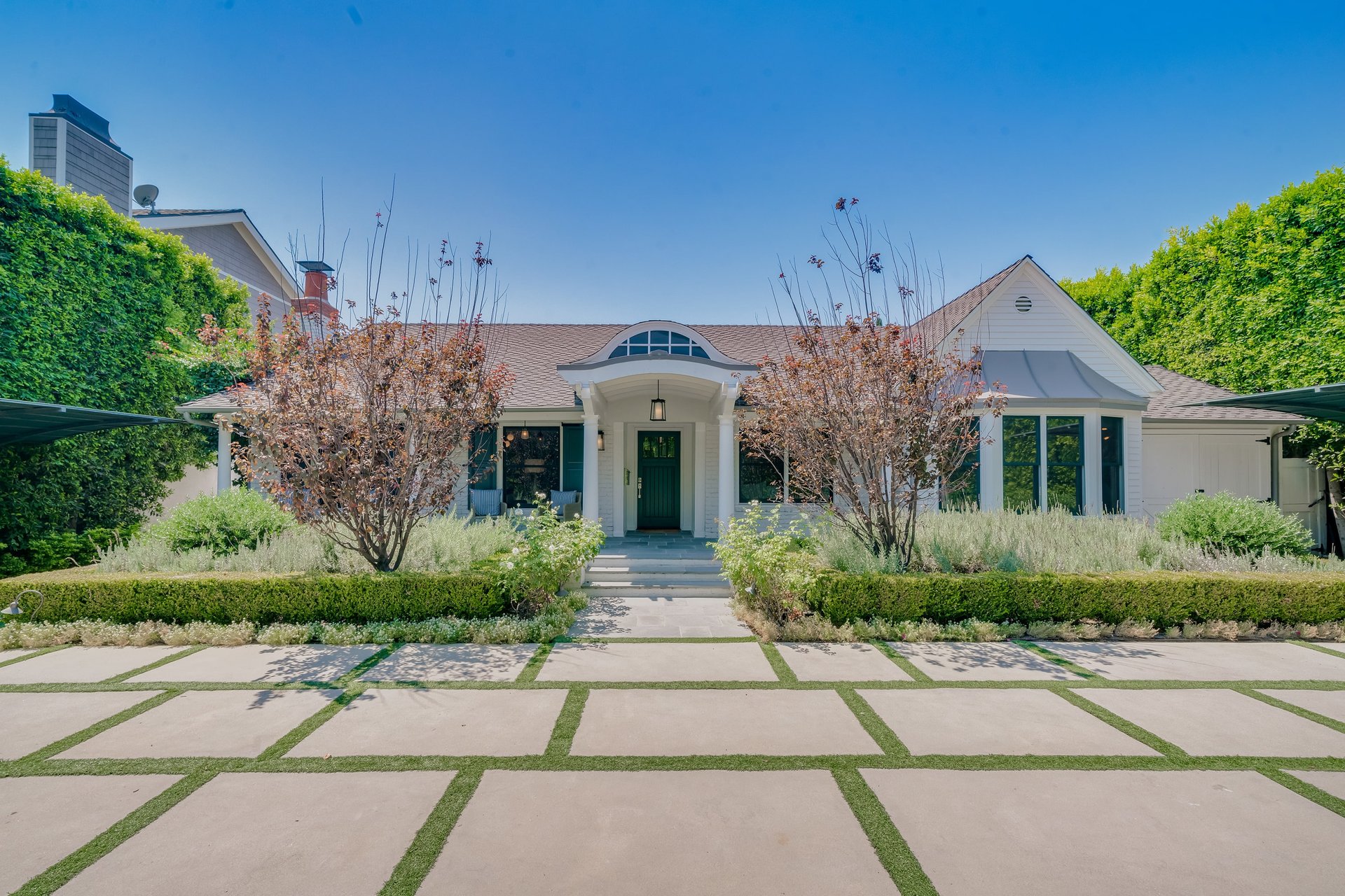 A Hampton's Vibe Traditional Home in Studio City 