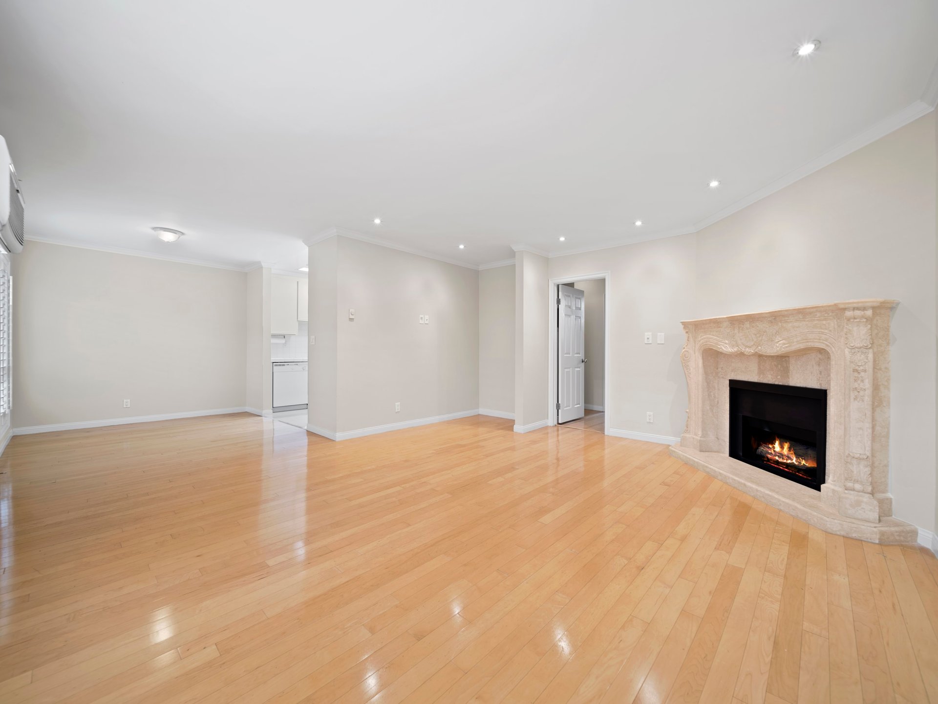 LEASED | 837 N West Knoll Dr Unit 319