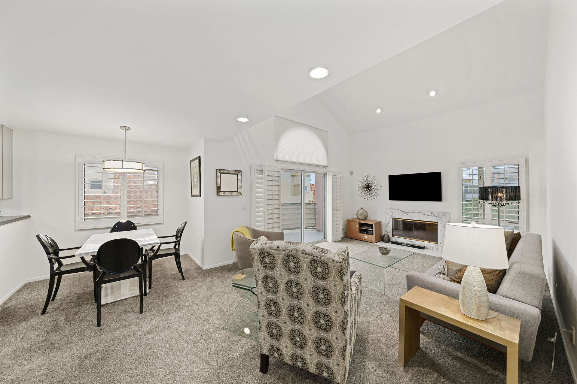 1010 California Ave #307, North of Wilshire