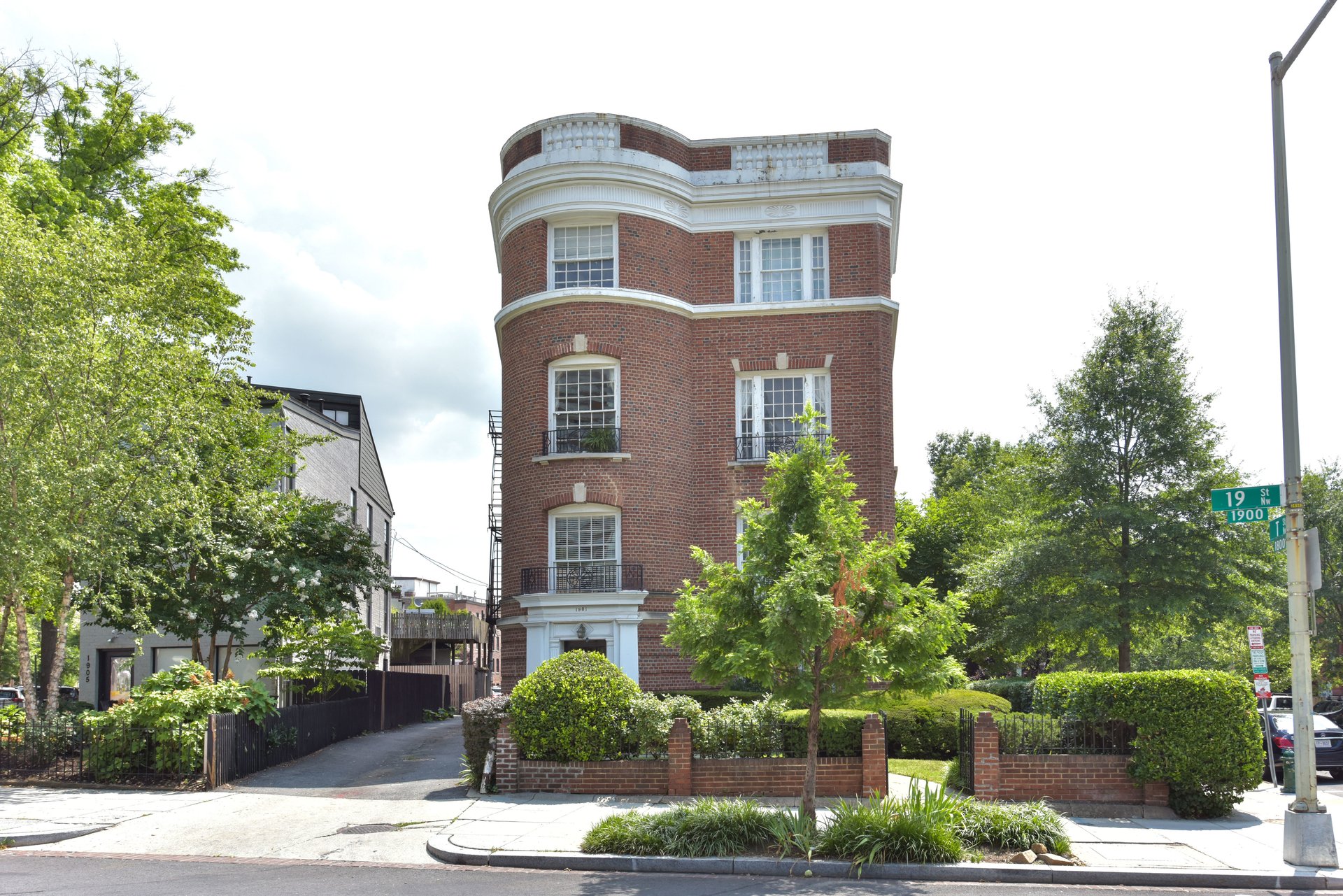 1901 19th St NW, #202