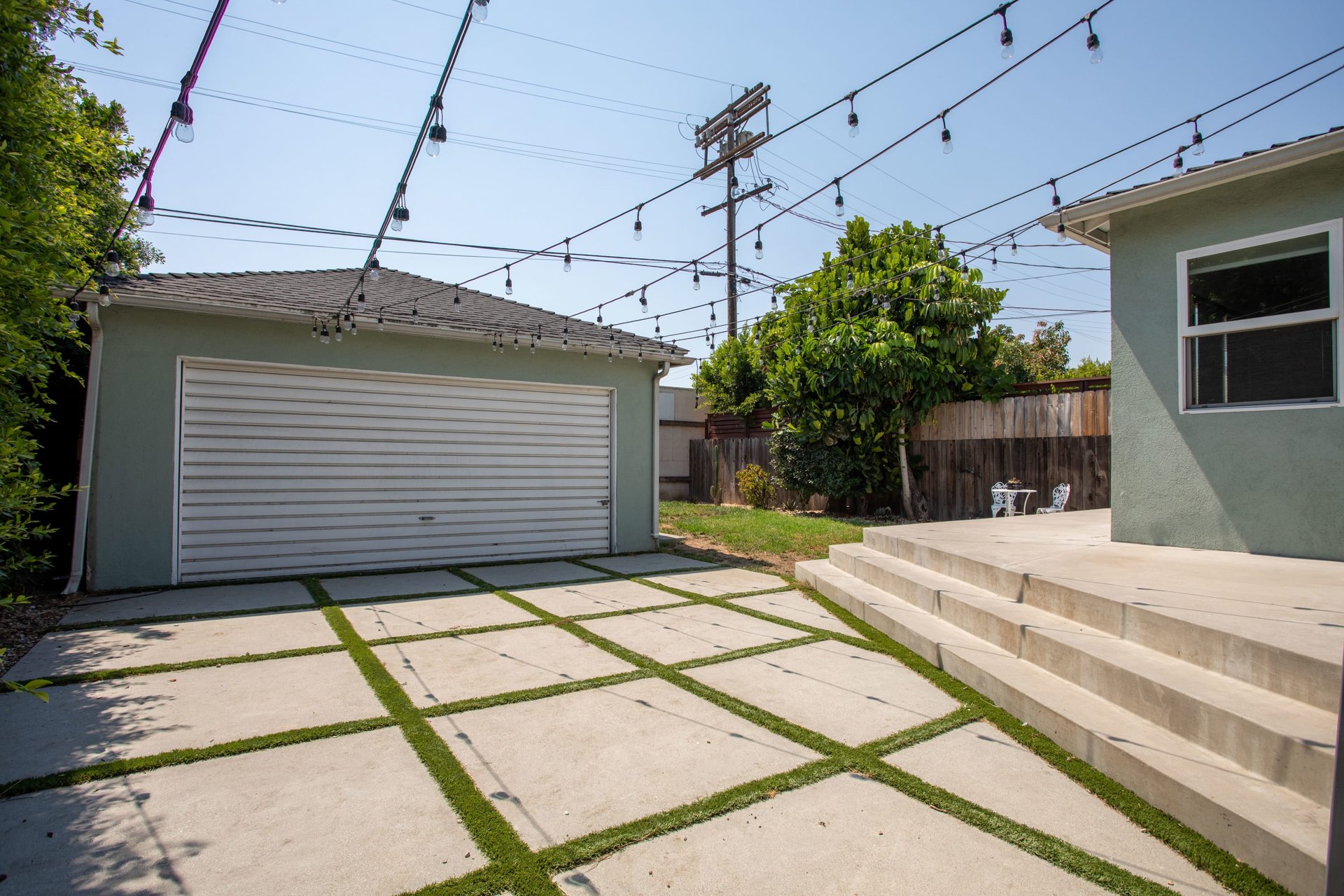 Tranquil Light-Soaked Artist’s Home in Mar Vista