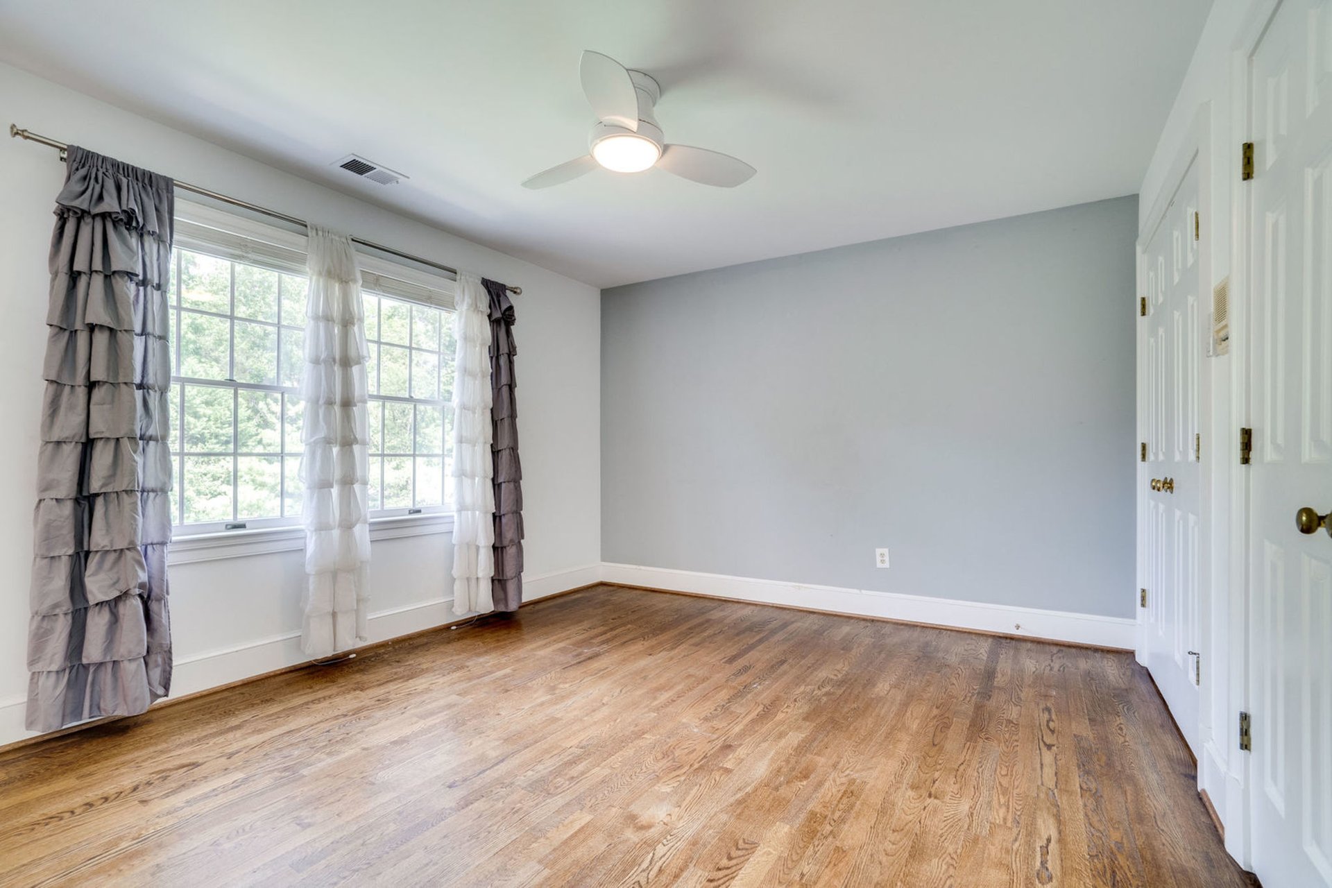 9496 Lynnhall Pl