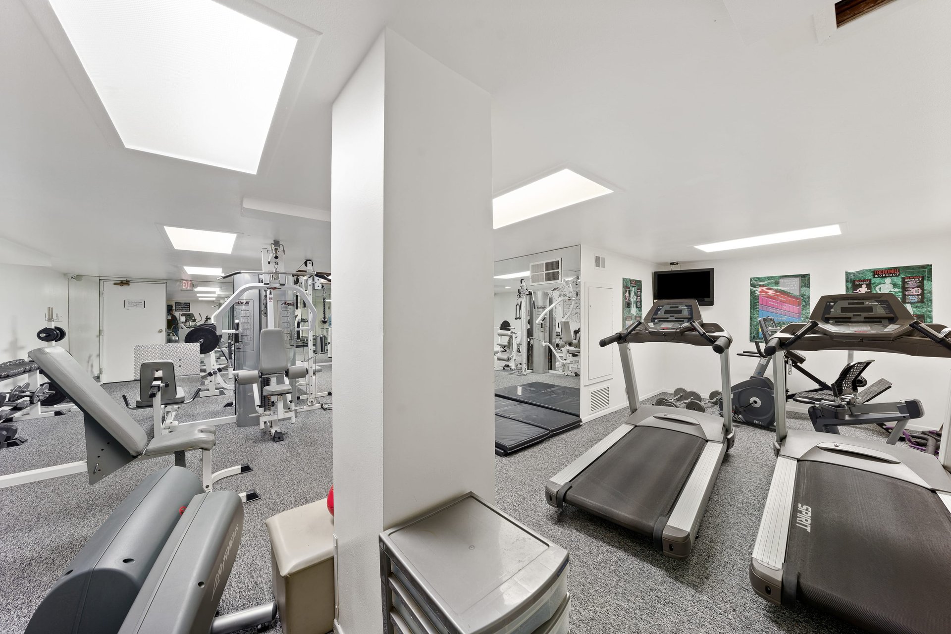 1520 S Beverly Glen Blvd #301, Westwood