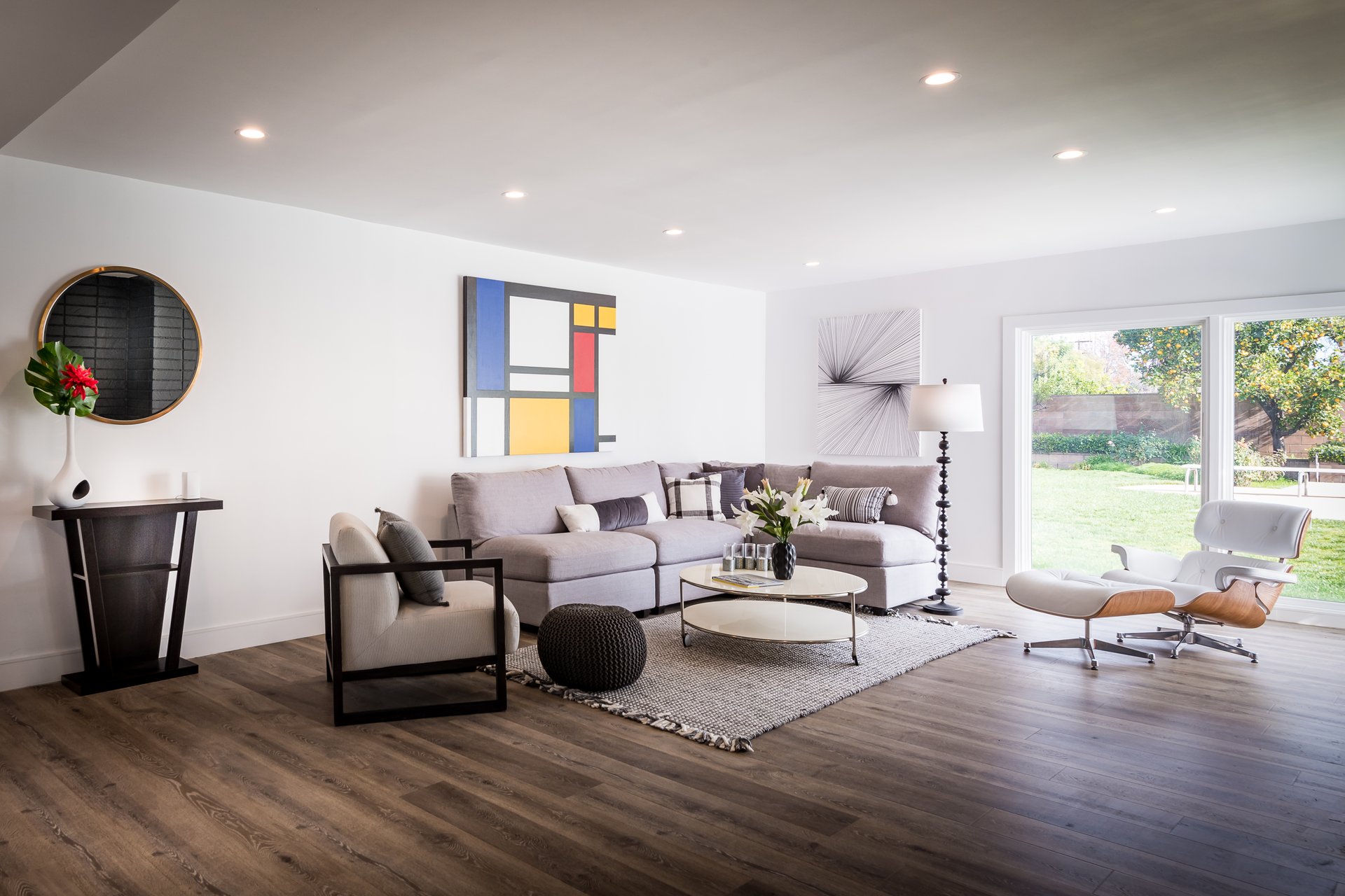 Mid-Century Smart Home in Woodland Hills