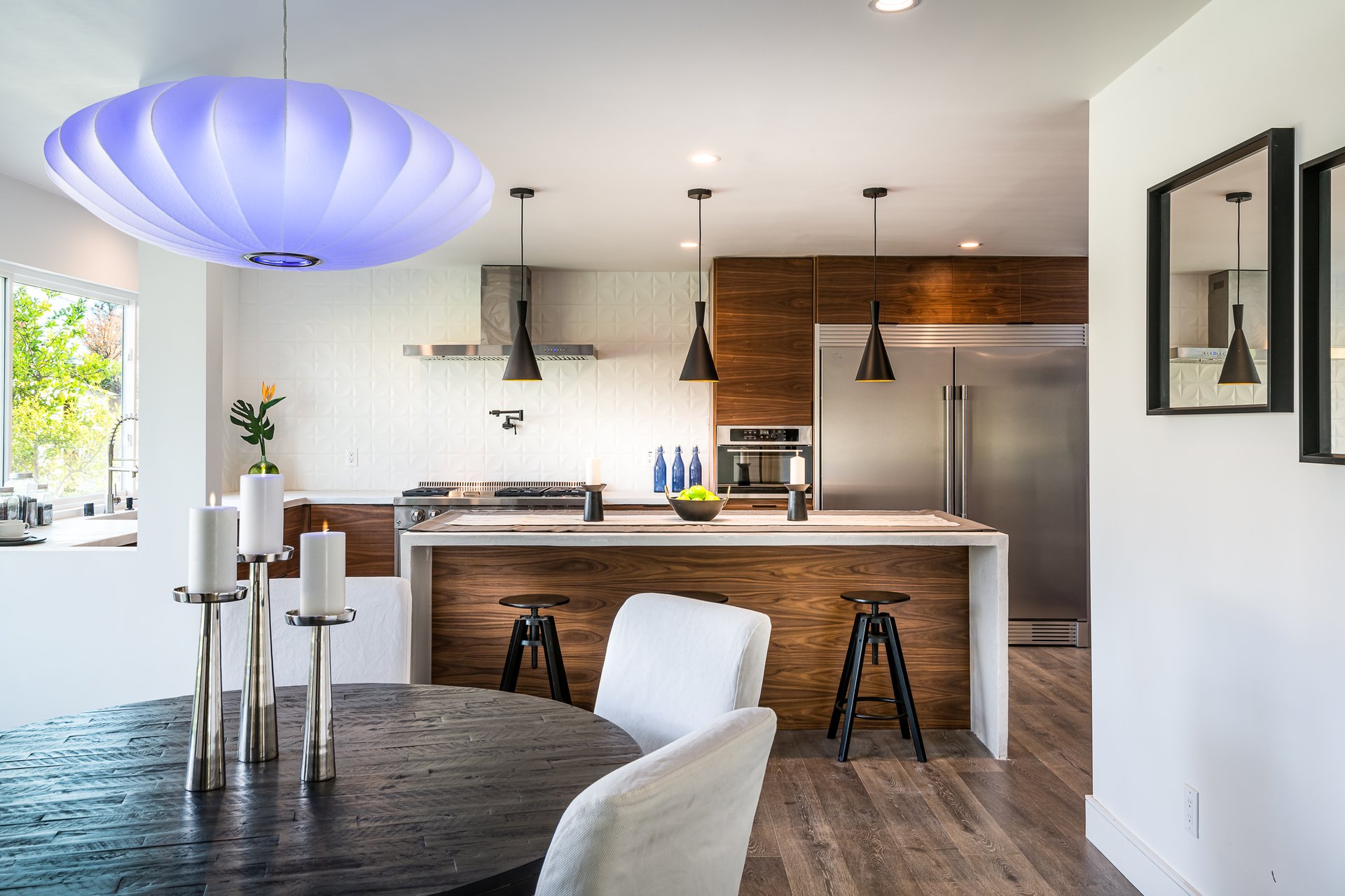 Mid-Century Smart Home in Woodland Hills
