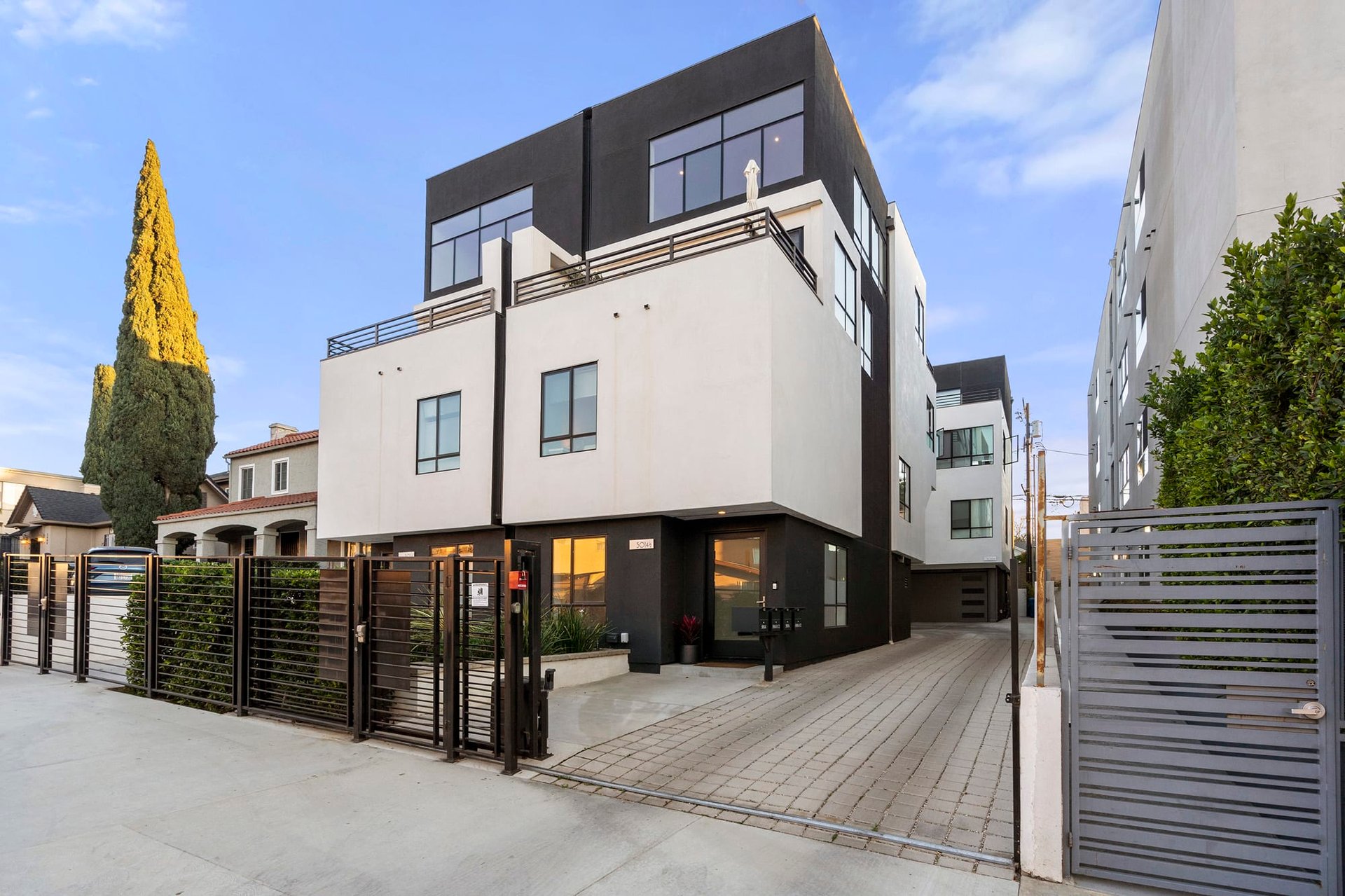 Modern Single Family, Hancock Park Adjacent 