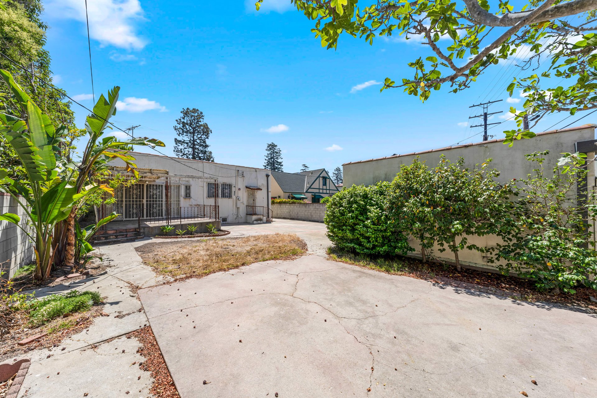 361 S Bundy Dr, Brentwood