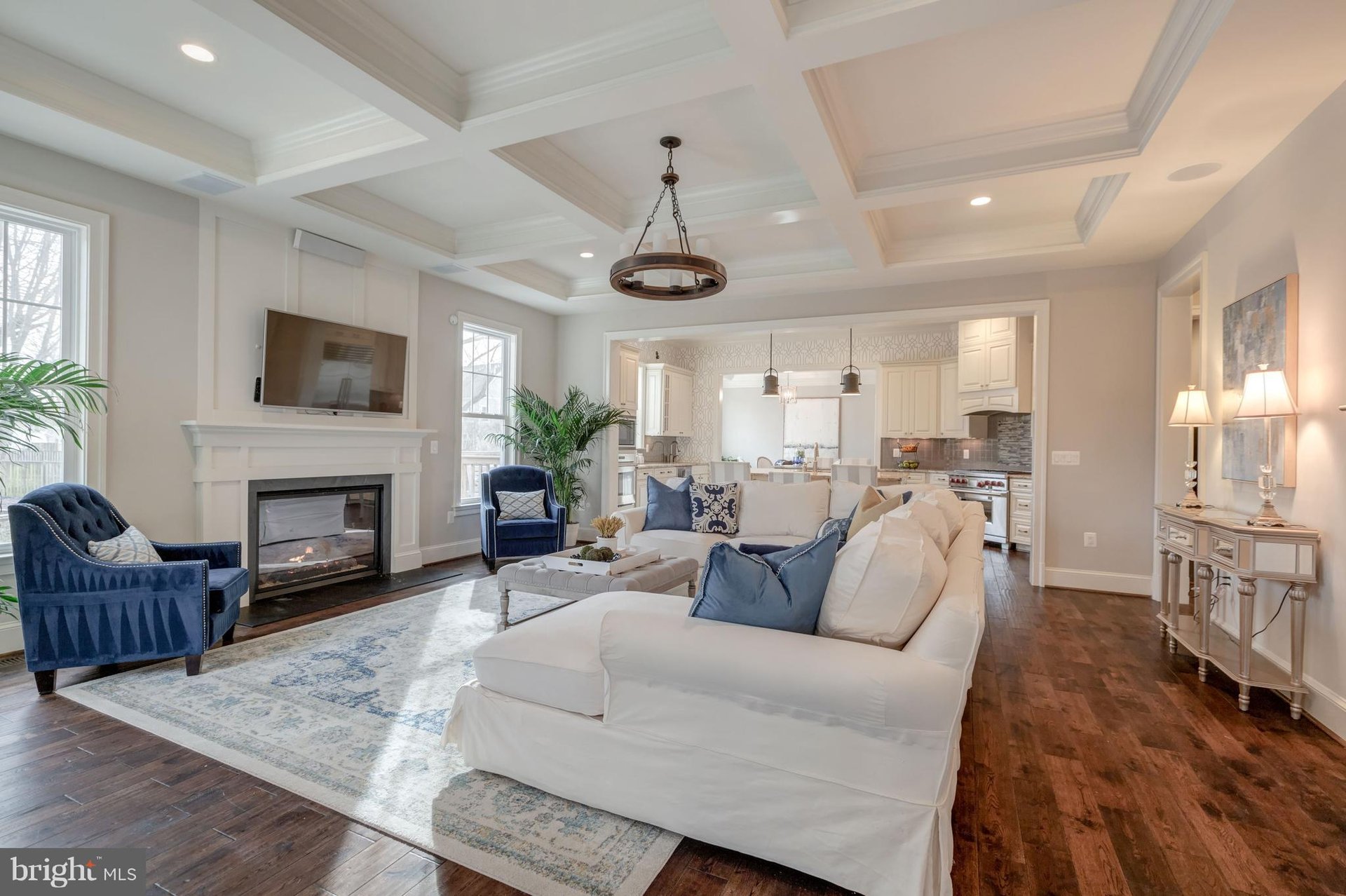 8805 Winthrop Dr