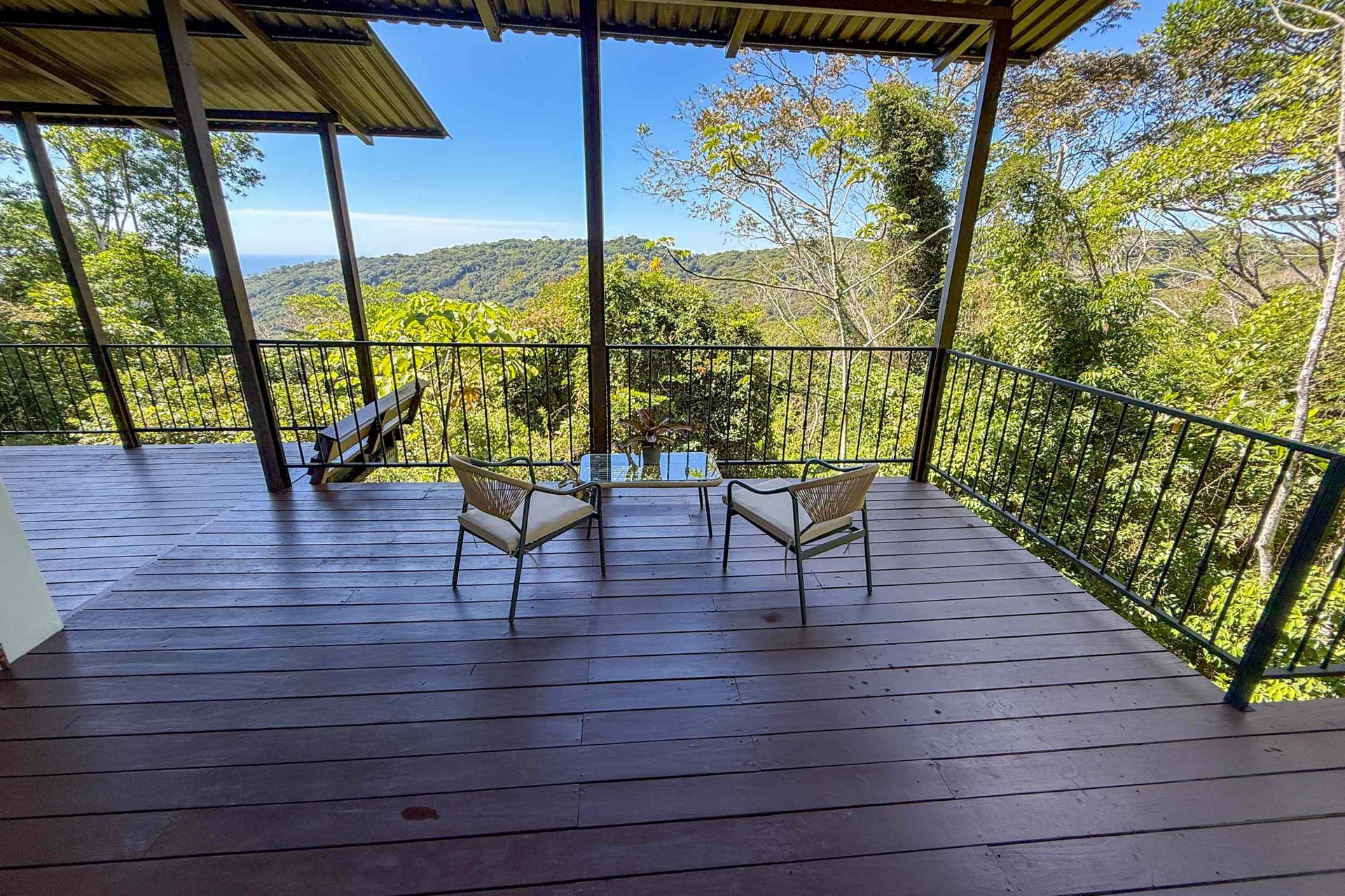 Totally Remodeled Coastal Jungle 2-Bedroom Sanctuary Home with Valley & Ocean Views in Lagunas above Dominical Costa Rica