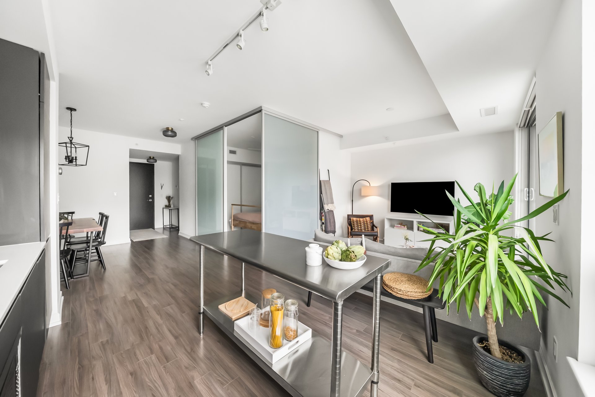 377 Madison Ave #502