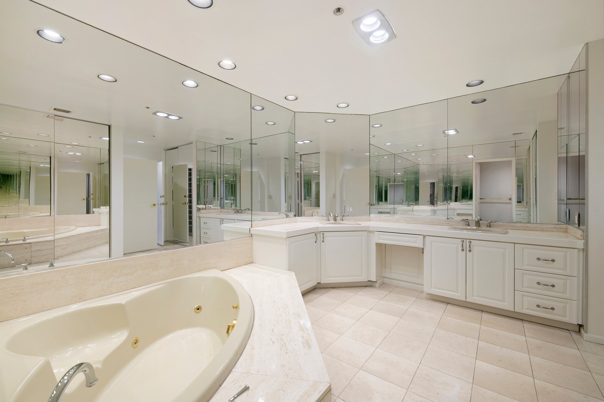 10430 Wilshire Blvd #202, Westwood
