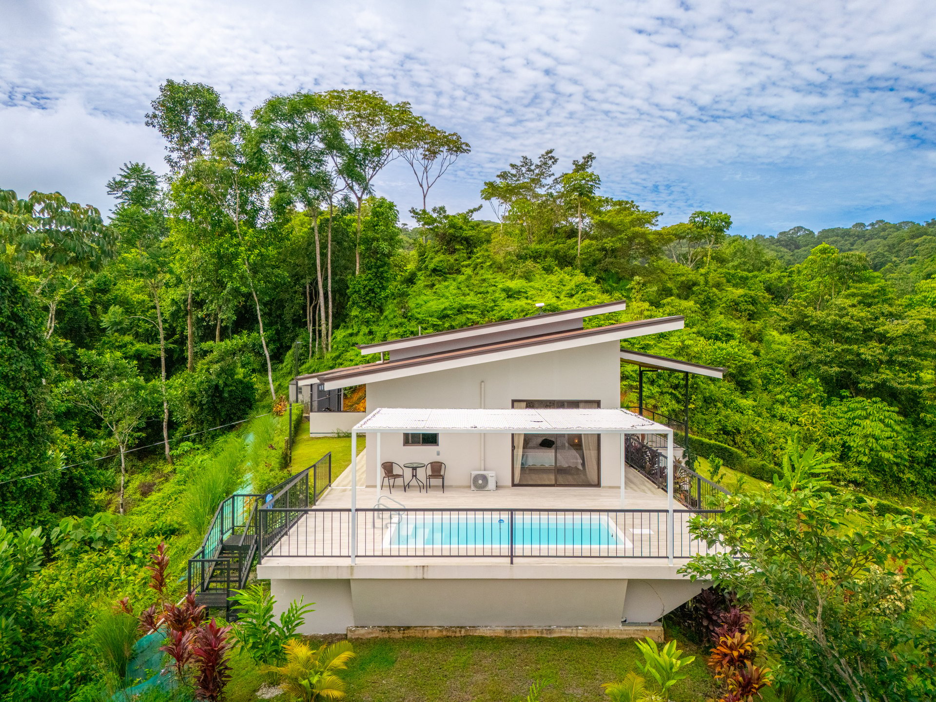 Modern Jungle Oasis in Finca Marañon – A Slice of Paradise in Ojochal, Costa Rica