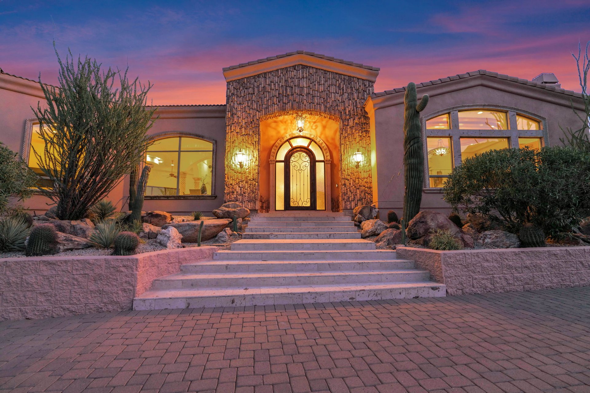 4141 E LAKESIDE Lane