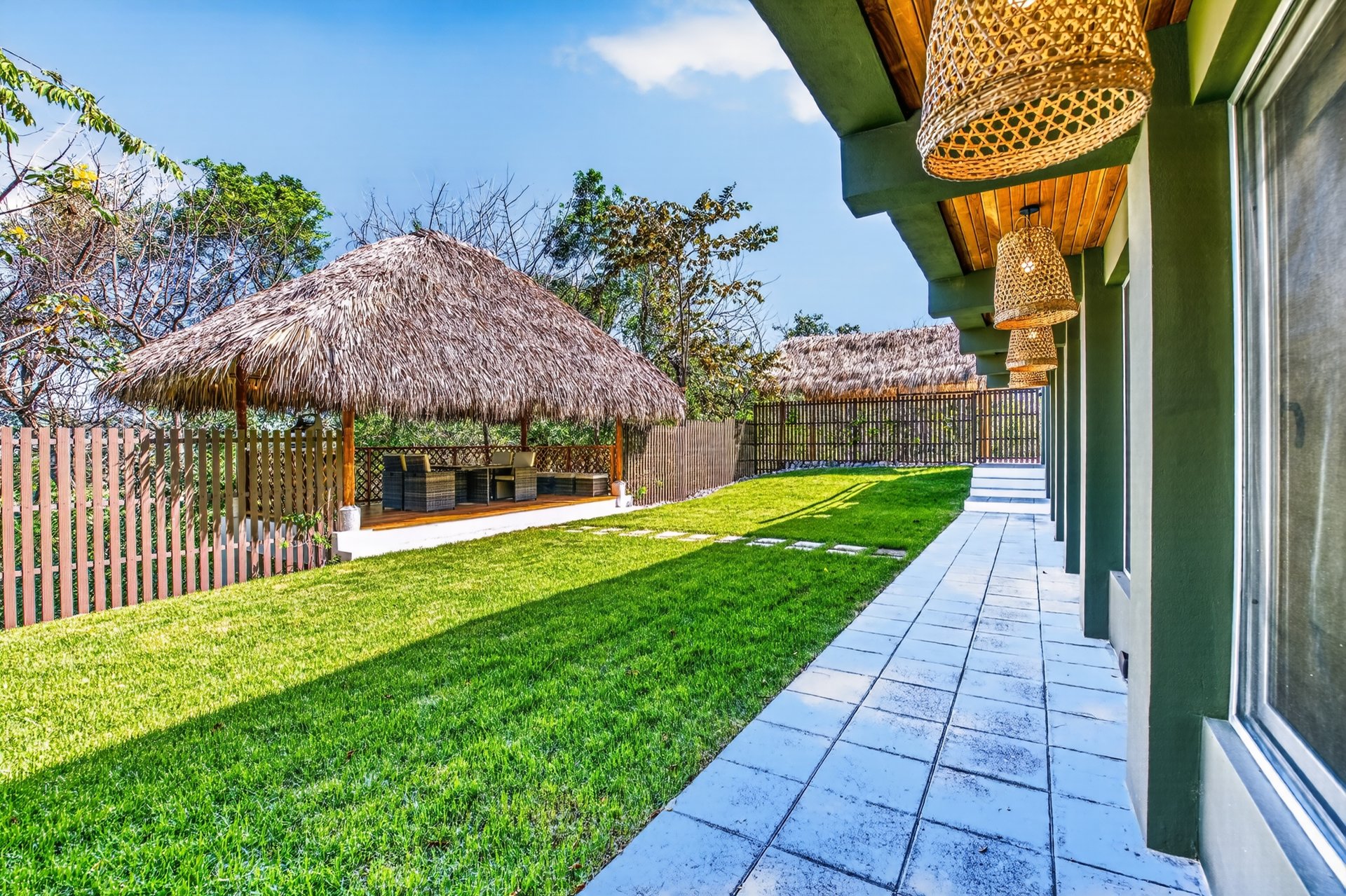 Casa Pochote | Artisan Luxury Villa in Tamarindo | Pool, Jacuzzi & Langosta Beach Club Membership Included