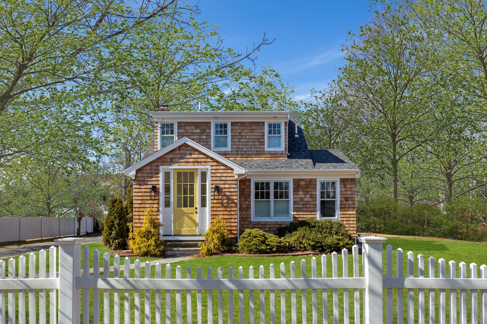 CHARMING AND COMPLETELY RENOVATED 
