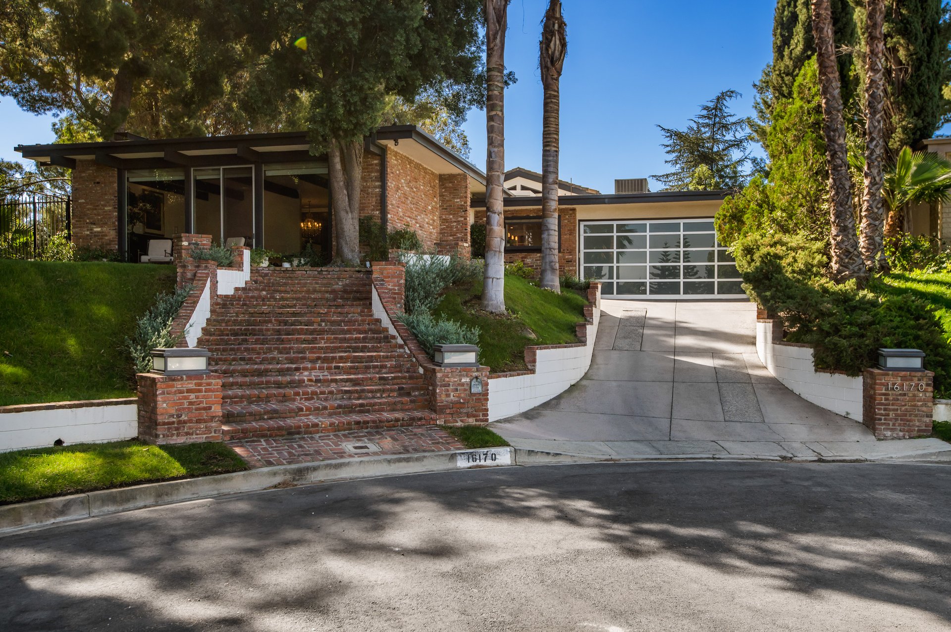 16170 Clear Valley Pl