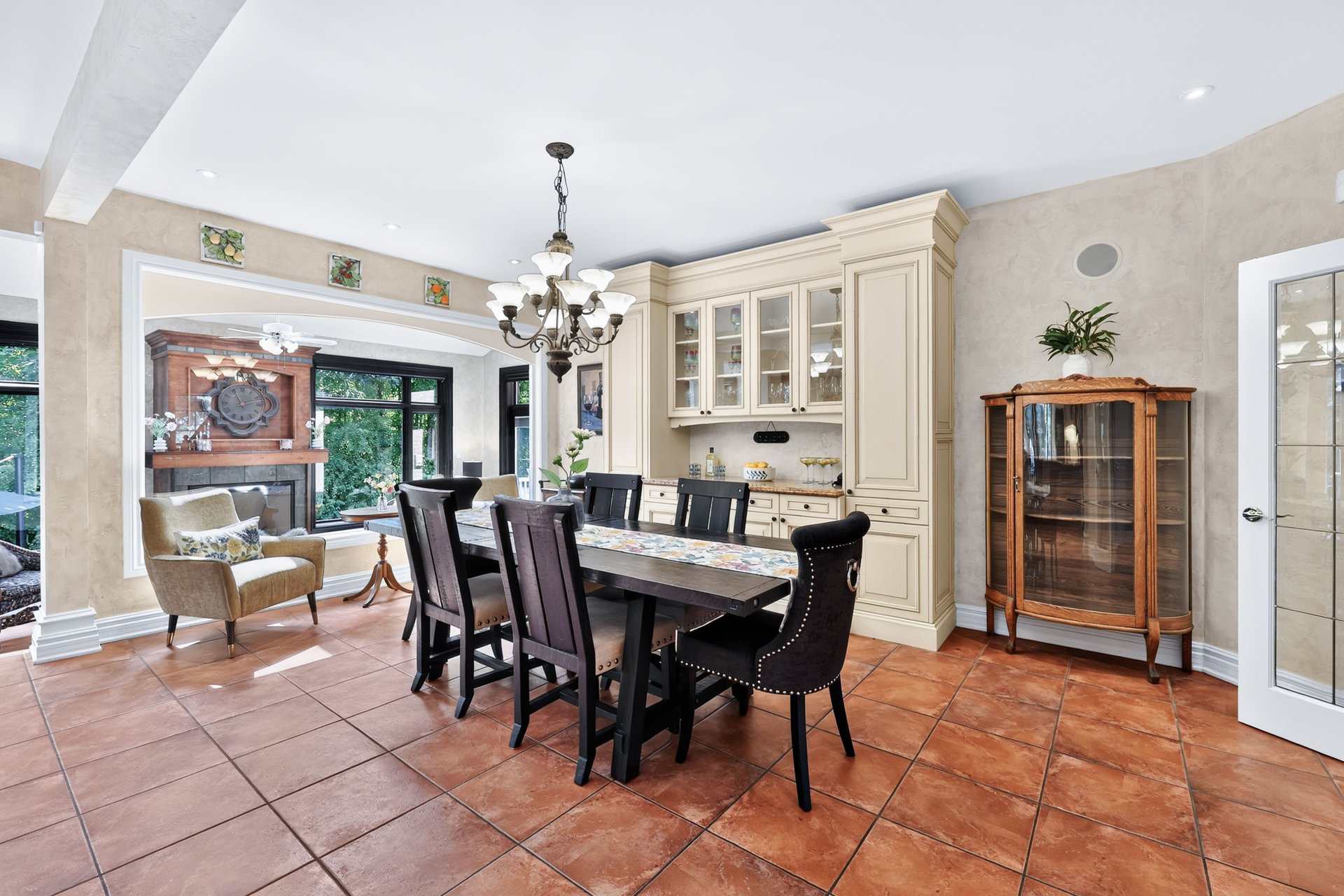 324 Oakridge Court, Oakville