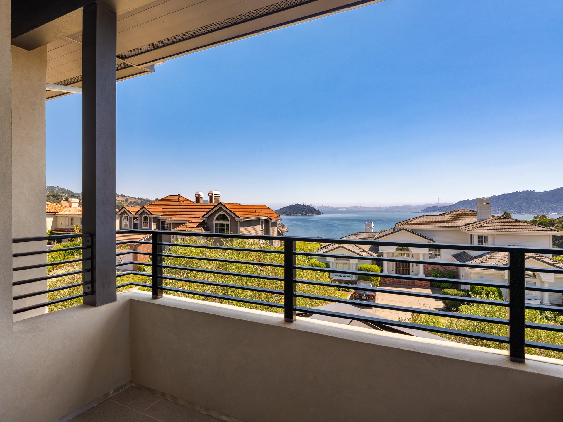 Architectural Modernism, Bay Views, and Exceptional Outdoor Living