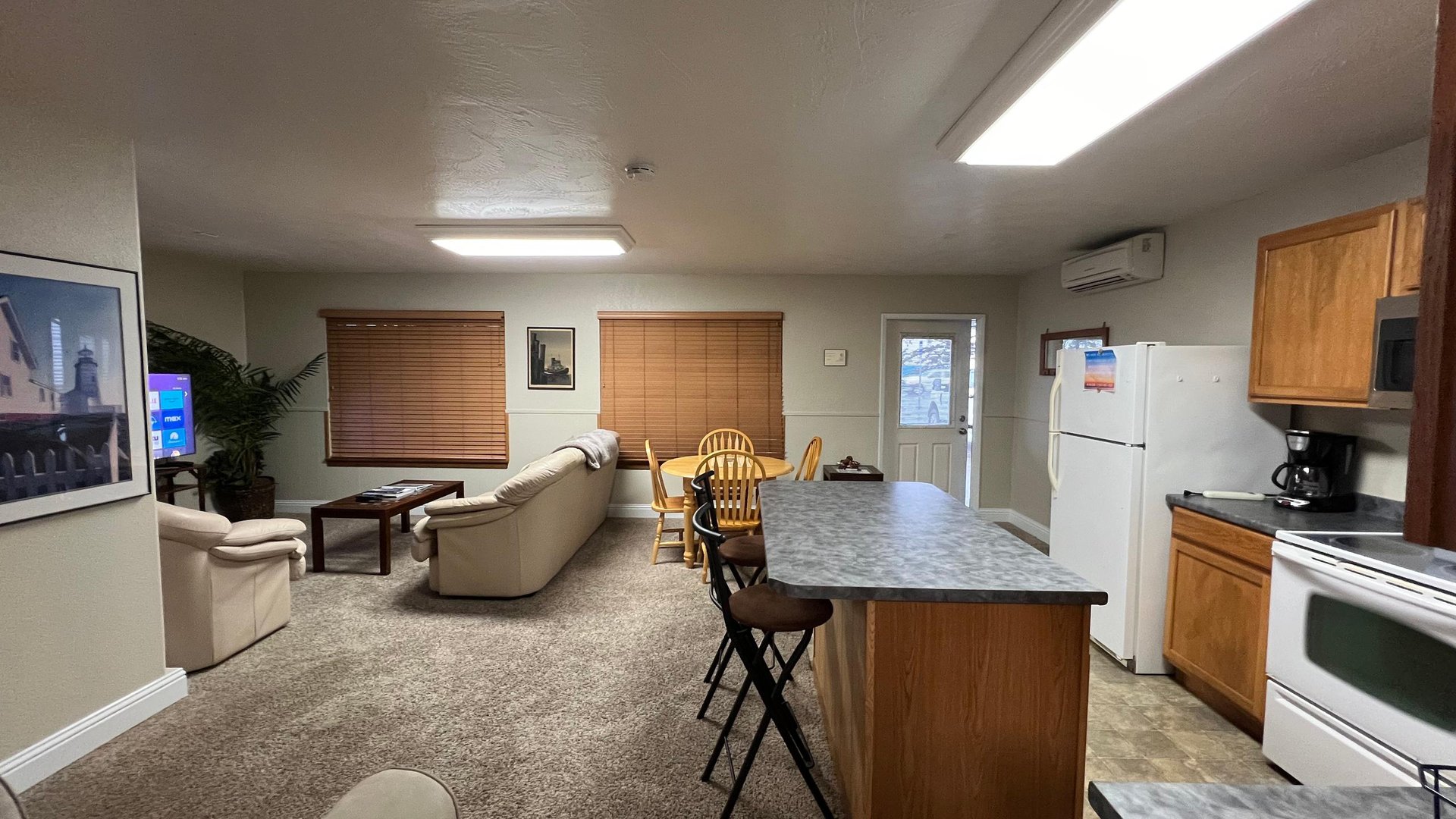 555 Hwy 101 S Apt 1