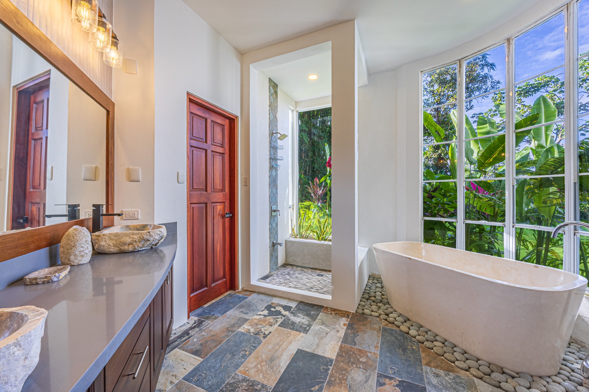 16 ACRES – 6 Bedroom Grand Estate With Guest House, 15 Minutes to Dominical, SPECTACULAR OCEAN VIEWS!!!
