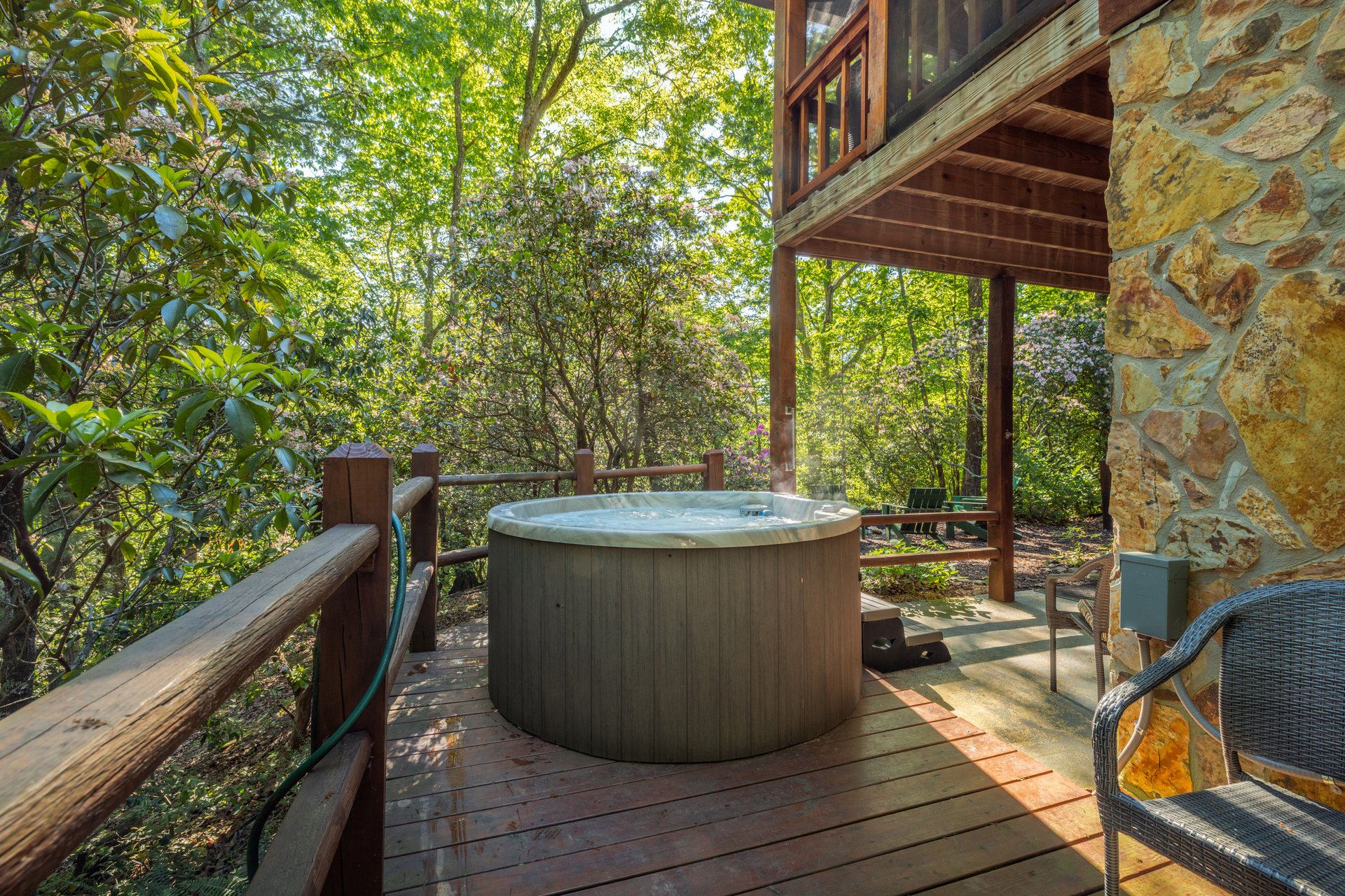 90 Holloway Circle, Blue Ridge, GA 30513