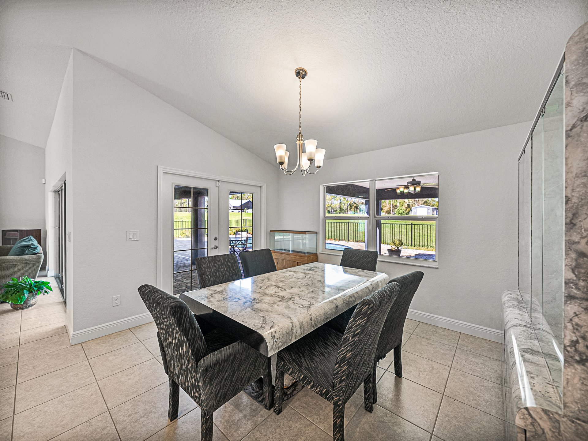 17703 COUNTRY SQUIRE LN