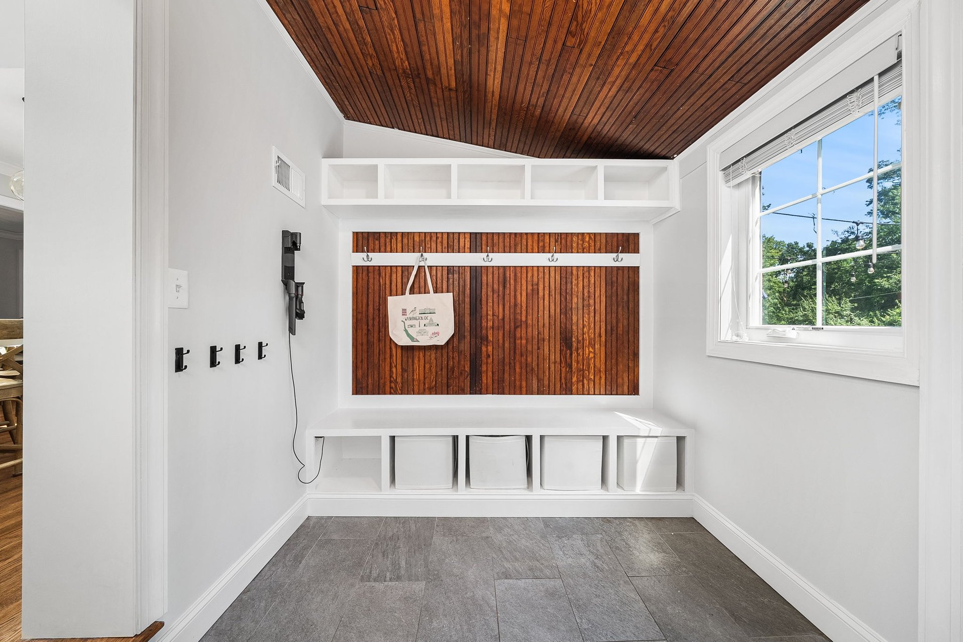 1138 Cameron Rd