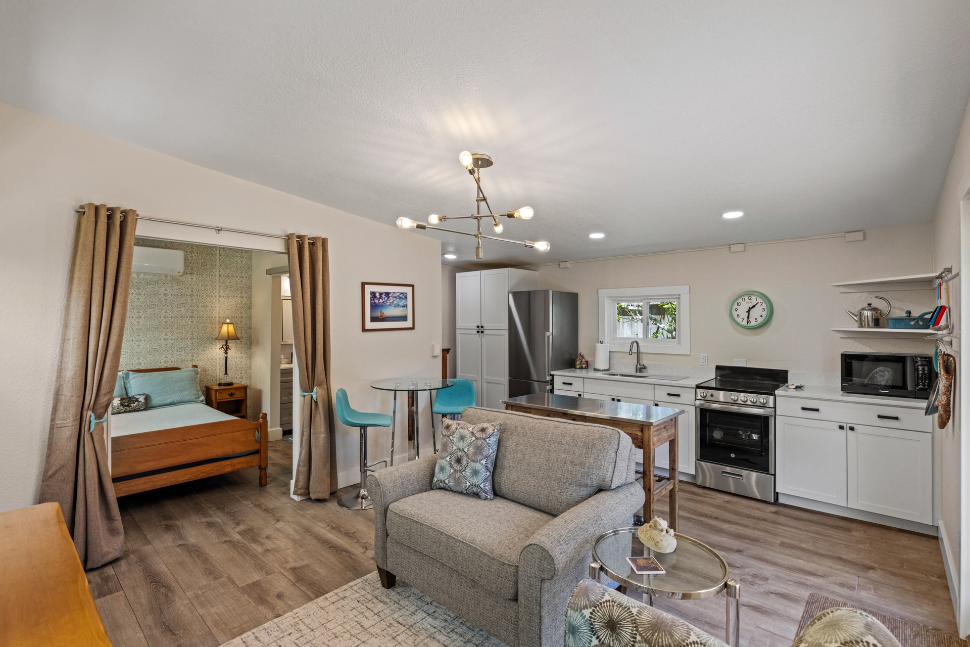 Charming Pacific Grove Cottage