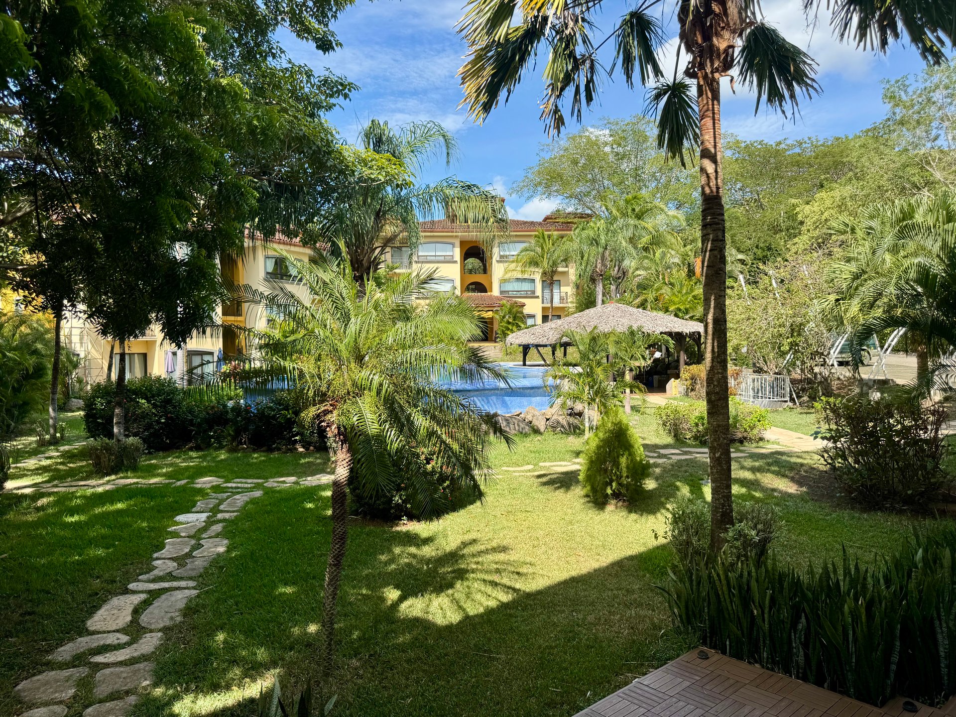The Oaks 65: Comfortable 2BR Condo Near Tamarindo & Playa Grande