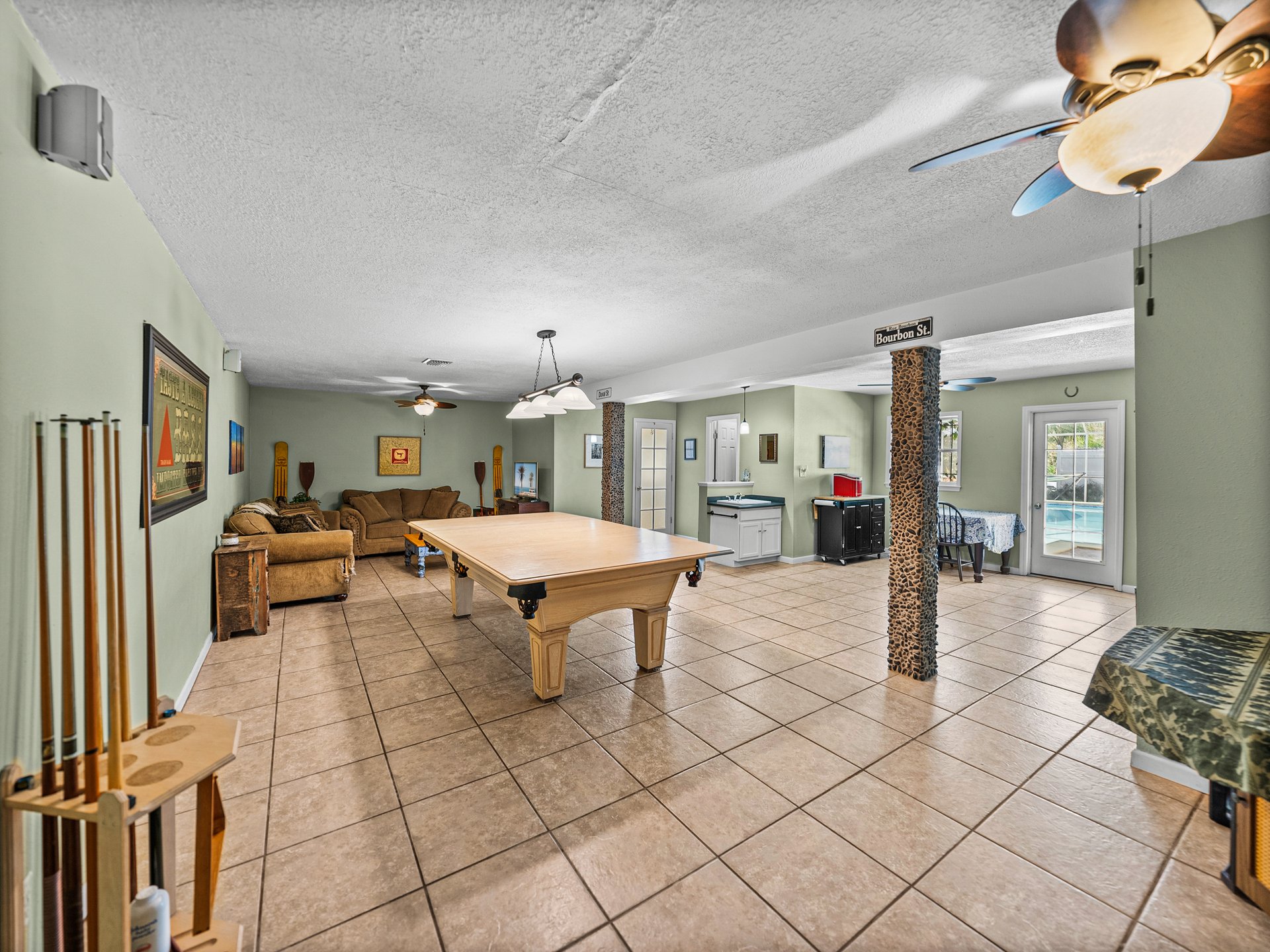 10925 FORT KING RD