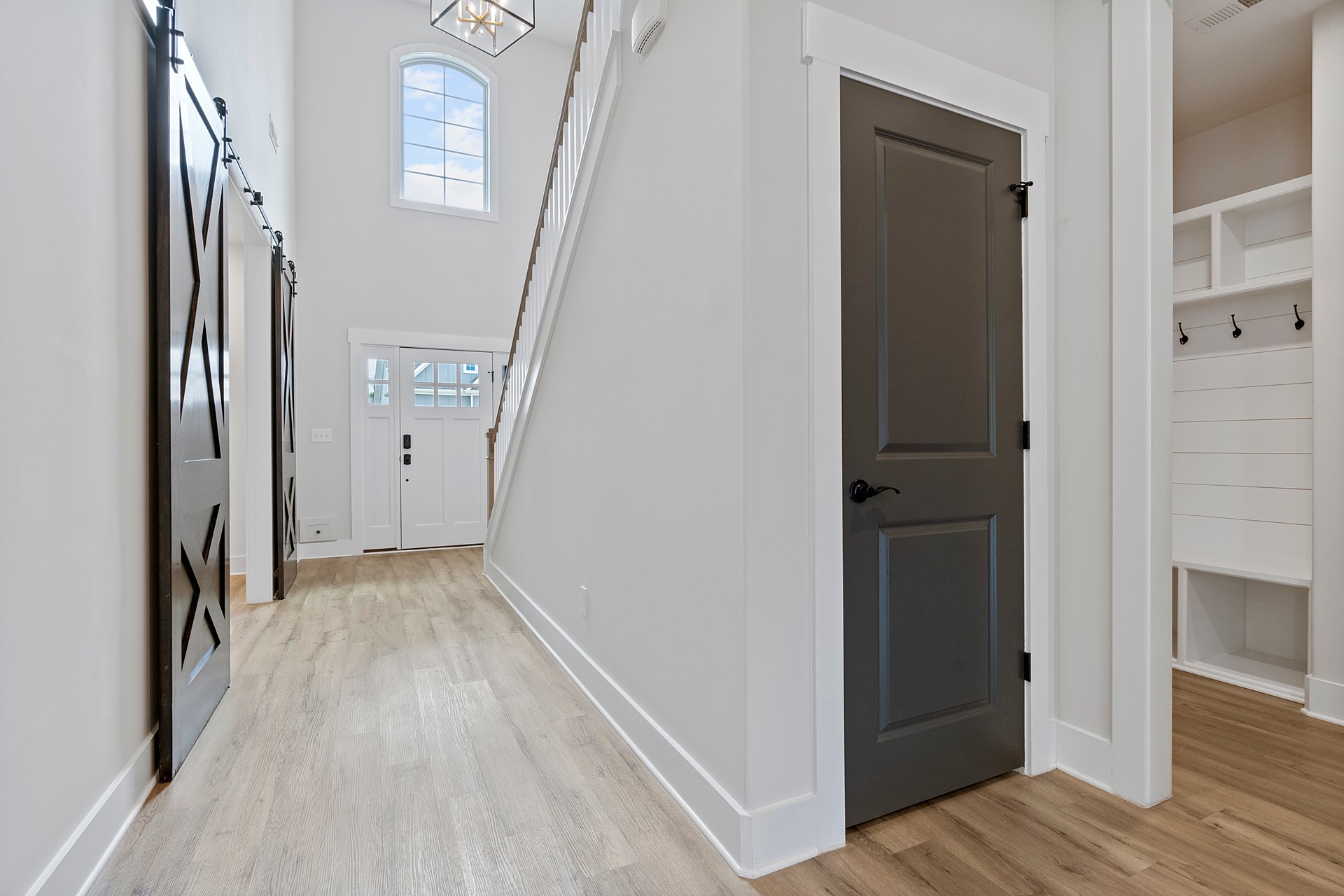 SPACE SPACE SPACE with a Luxury feel! Office AND Bonus Room!Office AND Bonus Room!