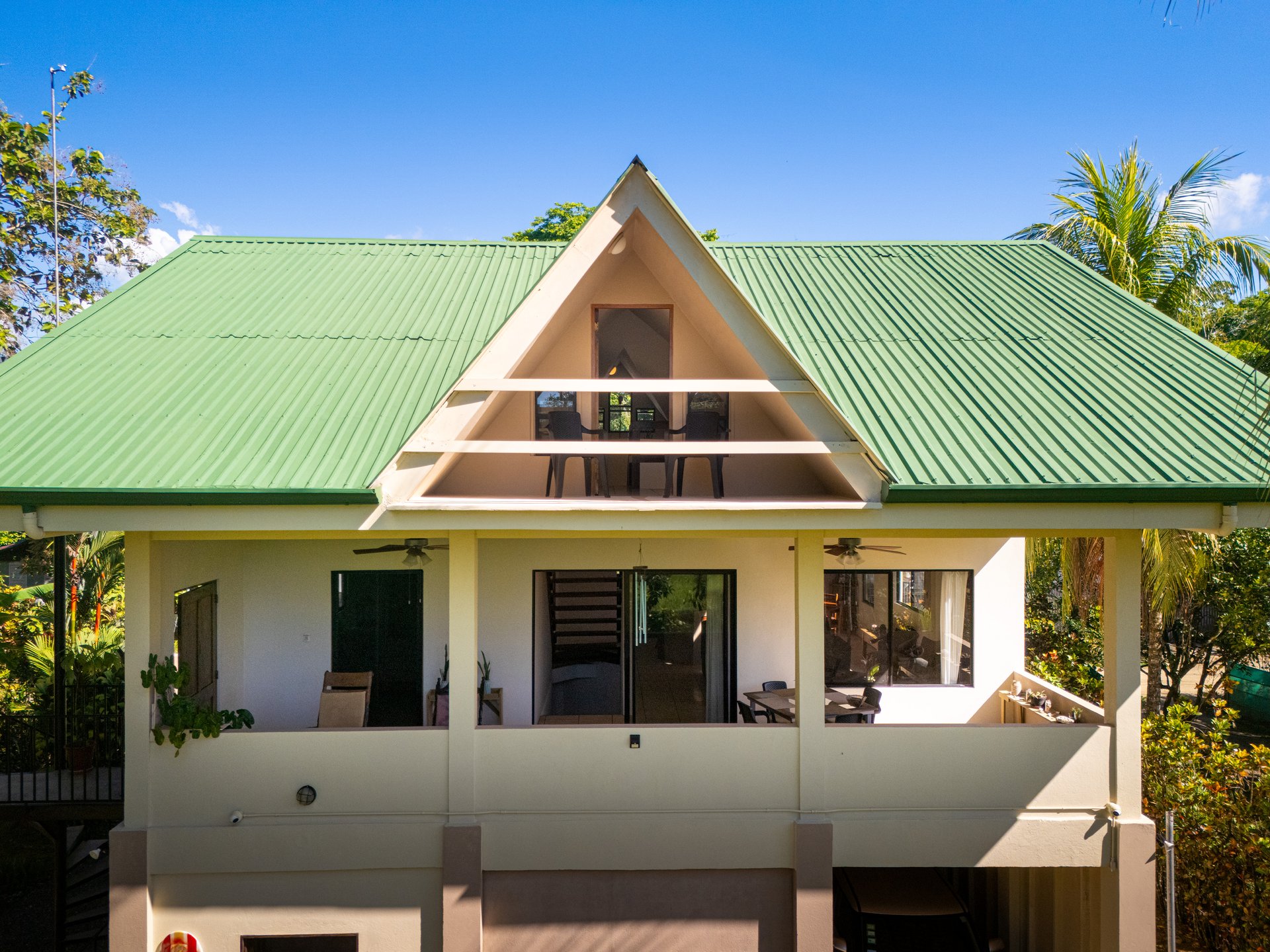 Casa Brisa de La Playa, 2 Bedroom Home Just Steps From the Beach!