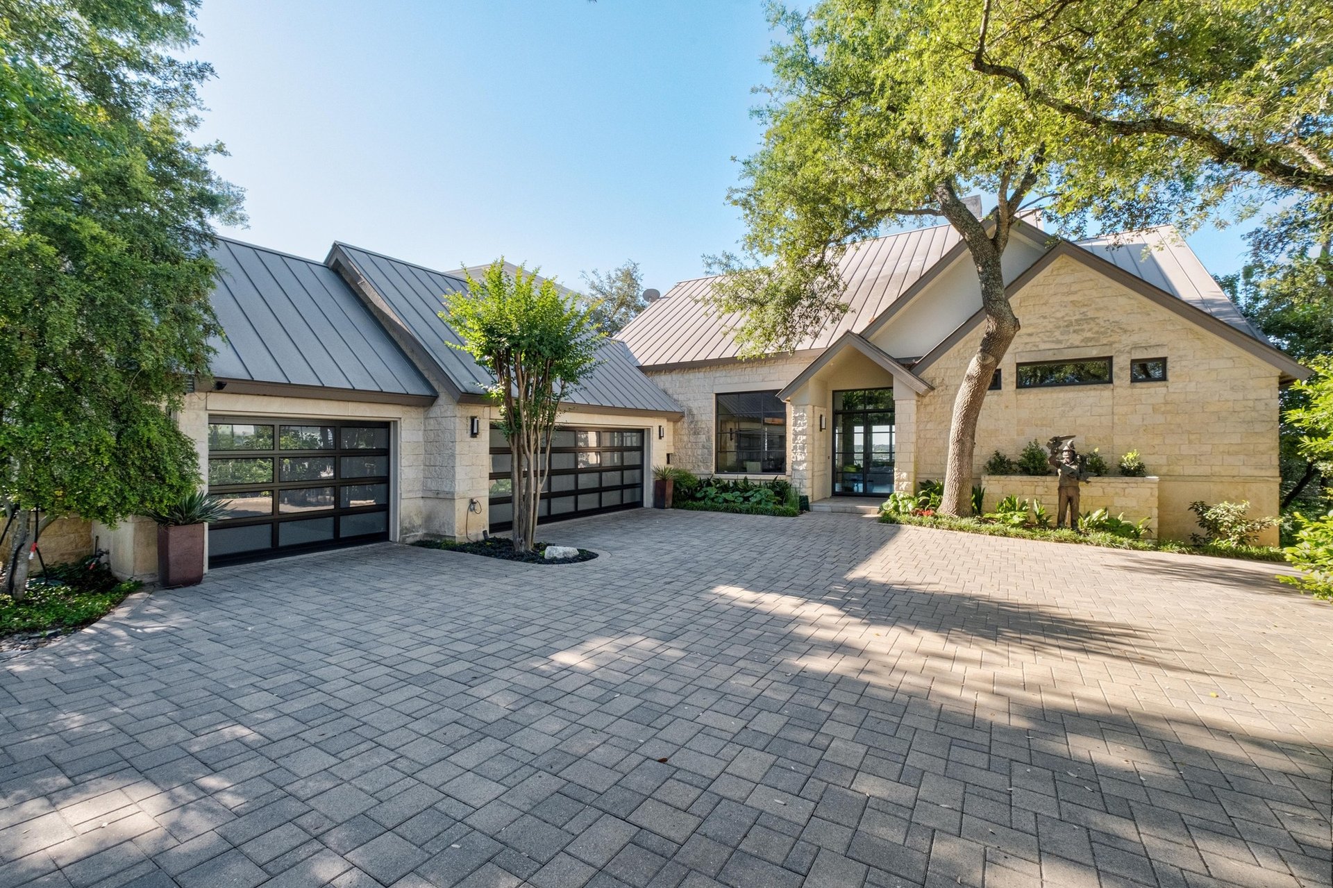 6605 W Courtyard Drive