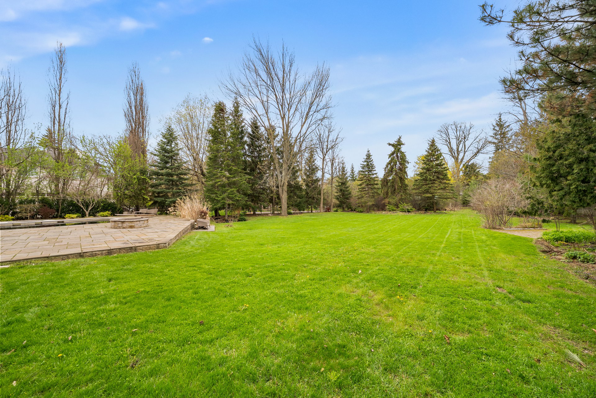 2154 Oneida Cres