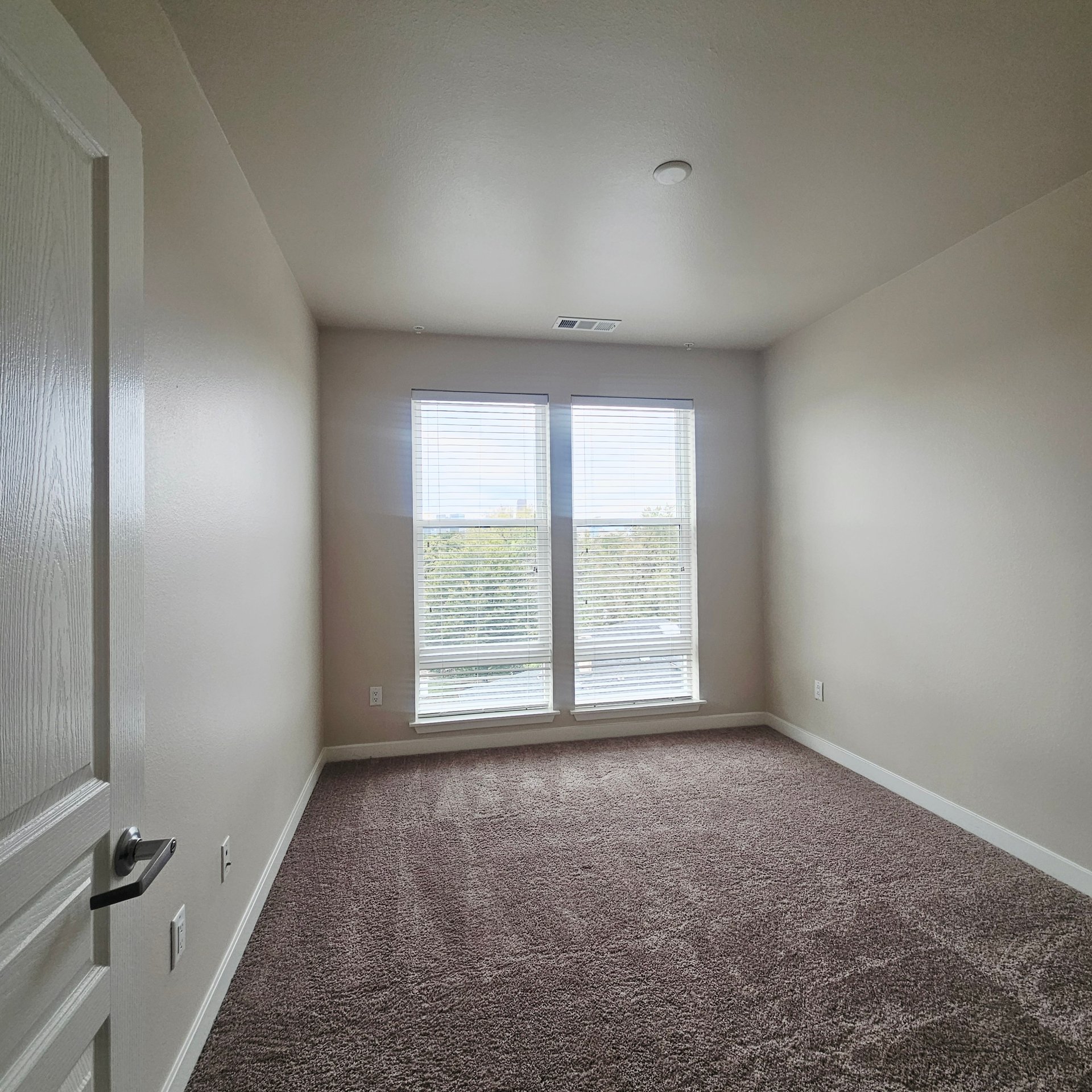 2 Bed 2 Bath Apartment Near City Park Denver