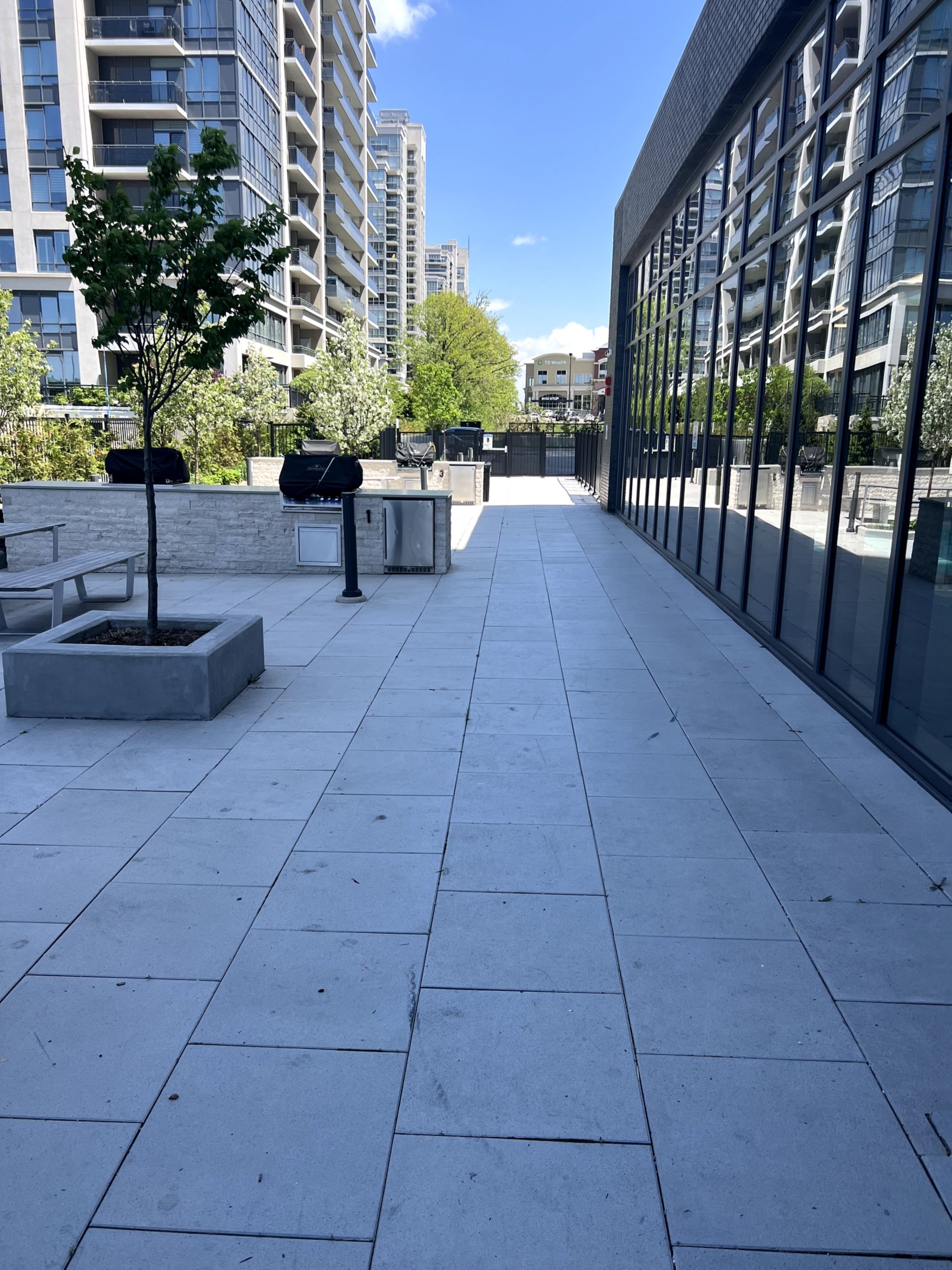 20 Gatineau Drive Unit: 1101