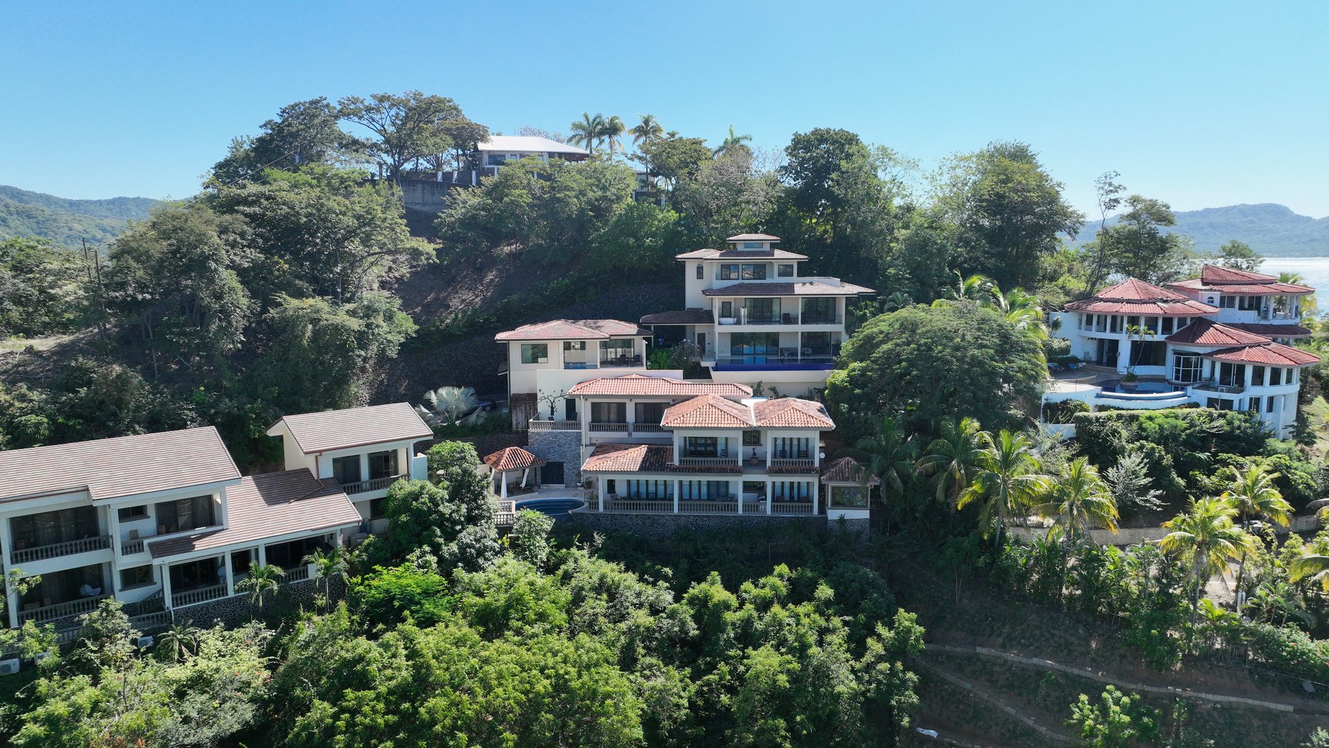 Casa Todo Bien and Guest House: Luxury 4BR Main Home + Guest House with Ocean Views