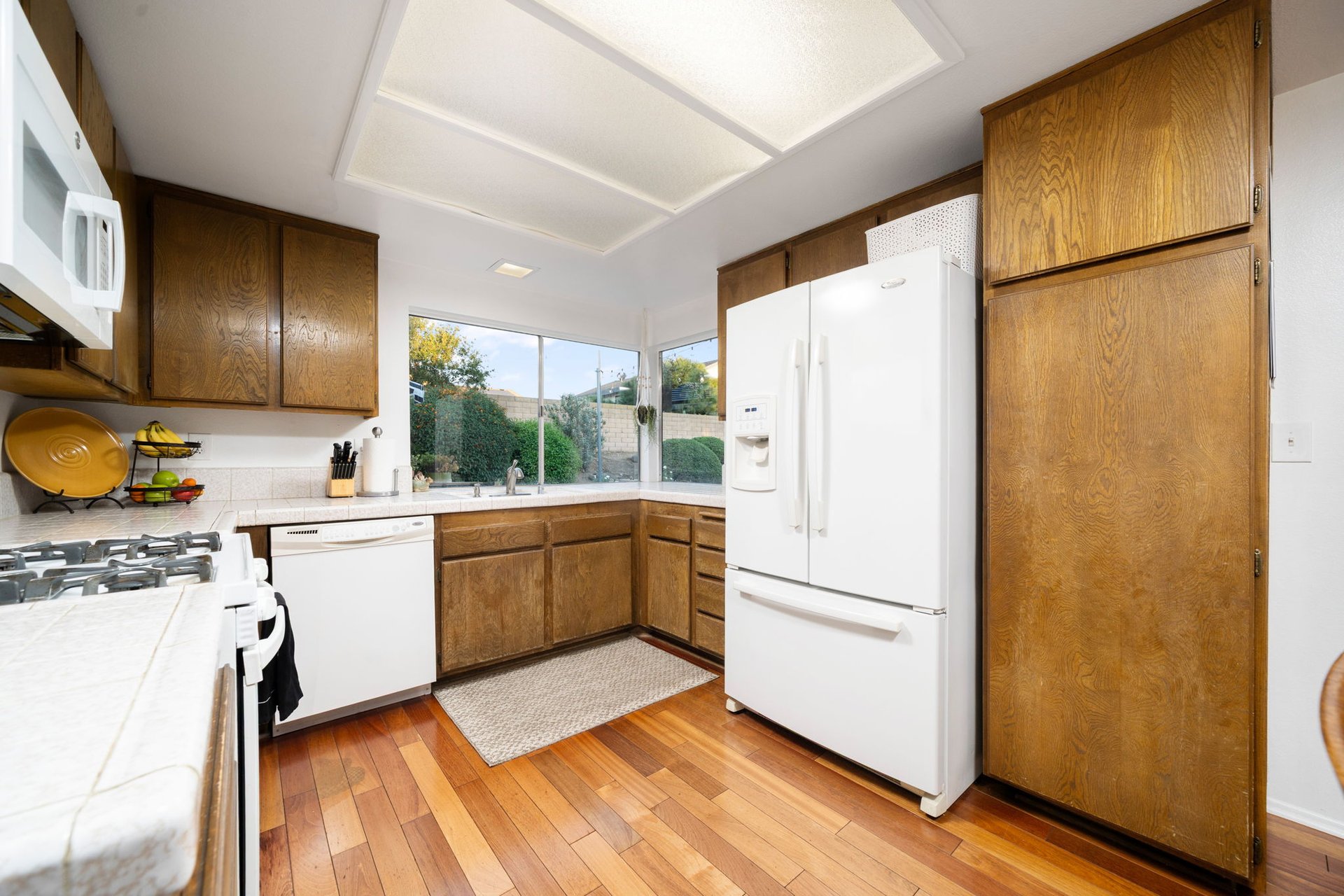 5022 N Burnaby