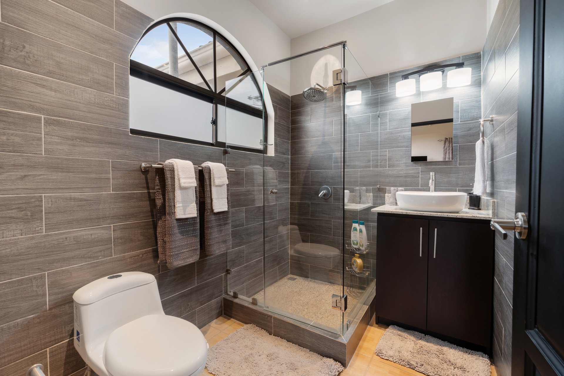Laughing Gecko Suites | Beach Suites / Boutique Hotel For Sale