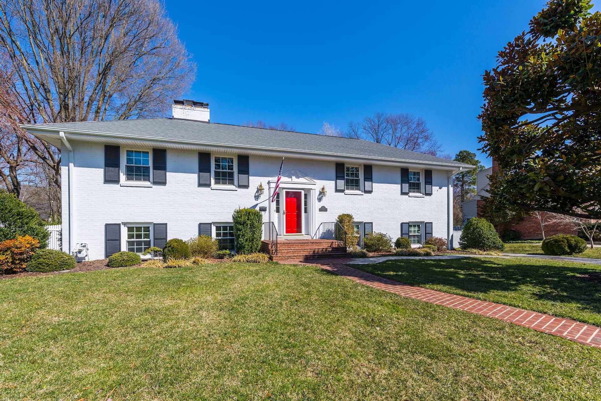 1100 Emerald Dr
