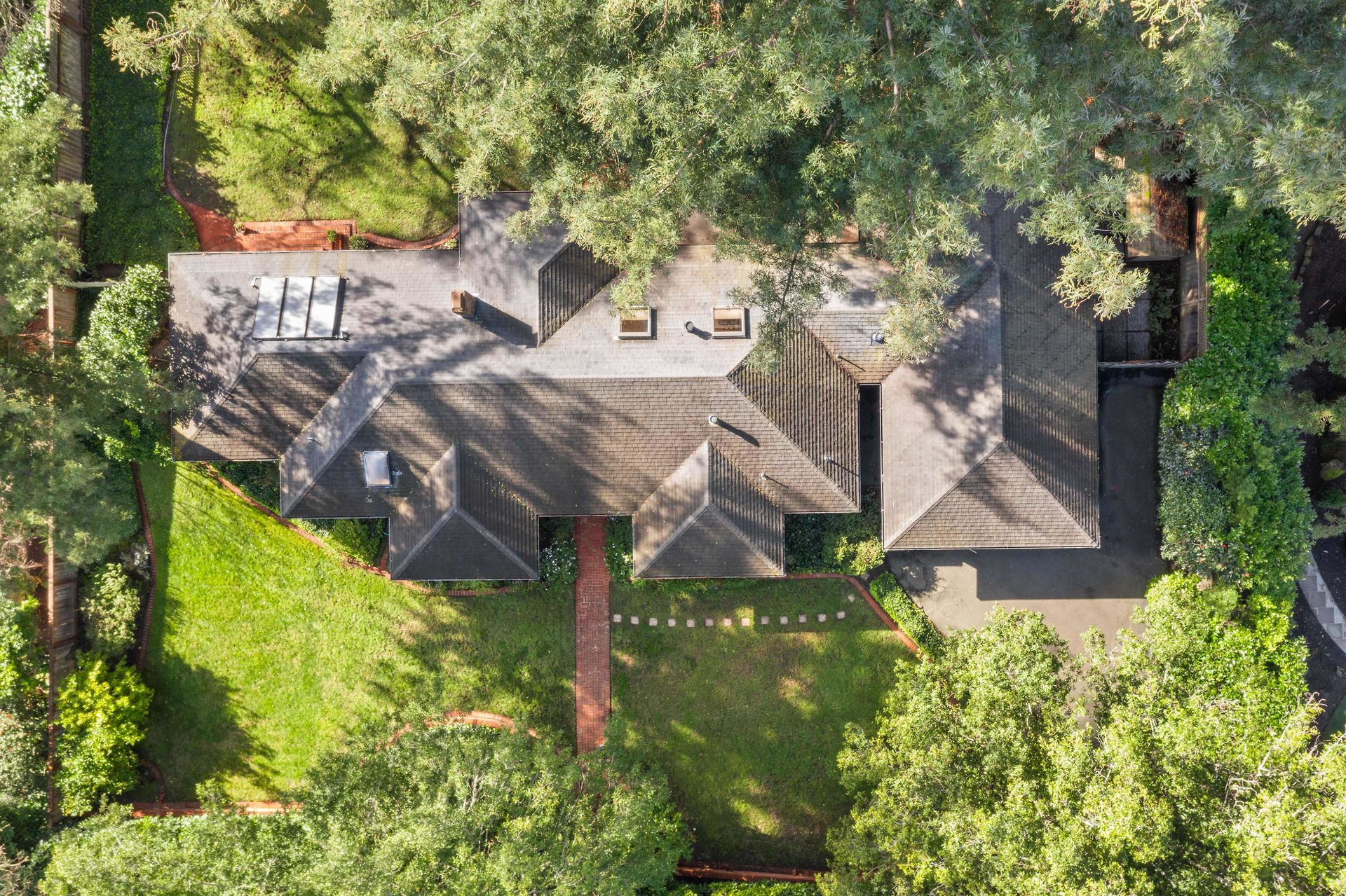 211 Woodland Rd