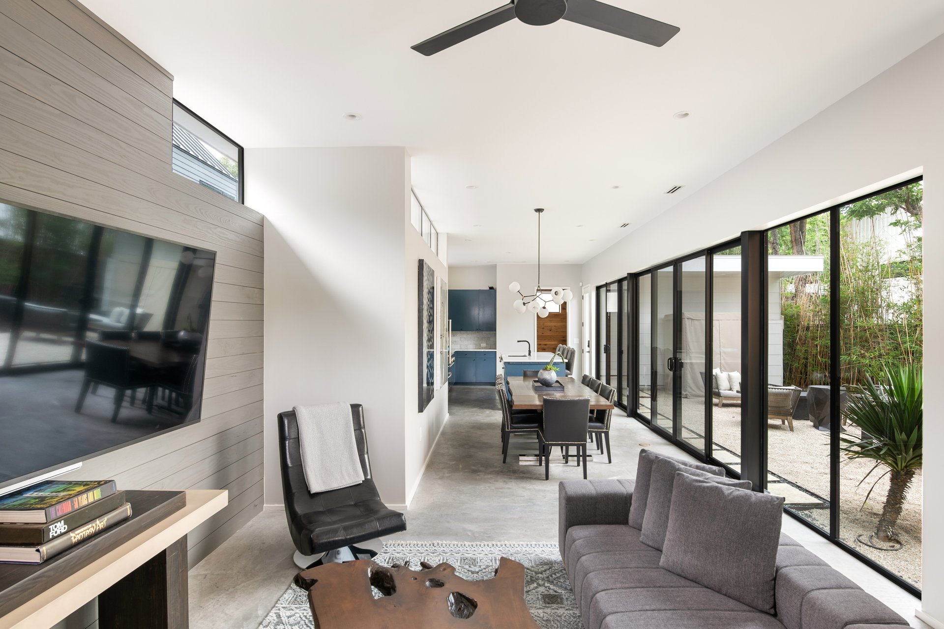 404 W Milton