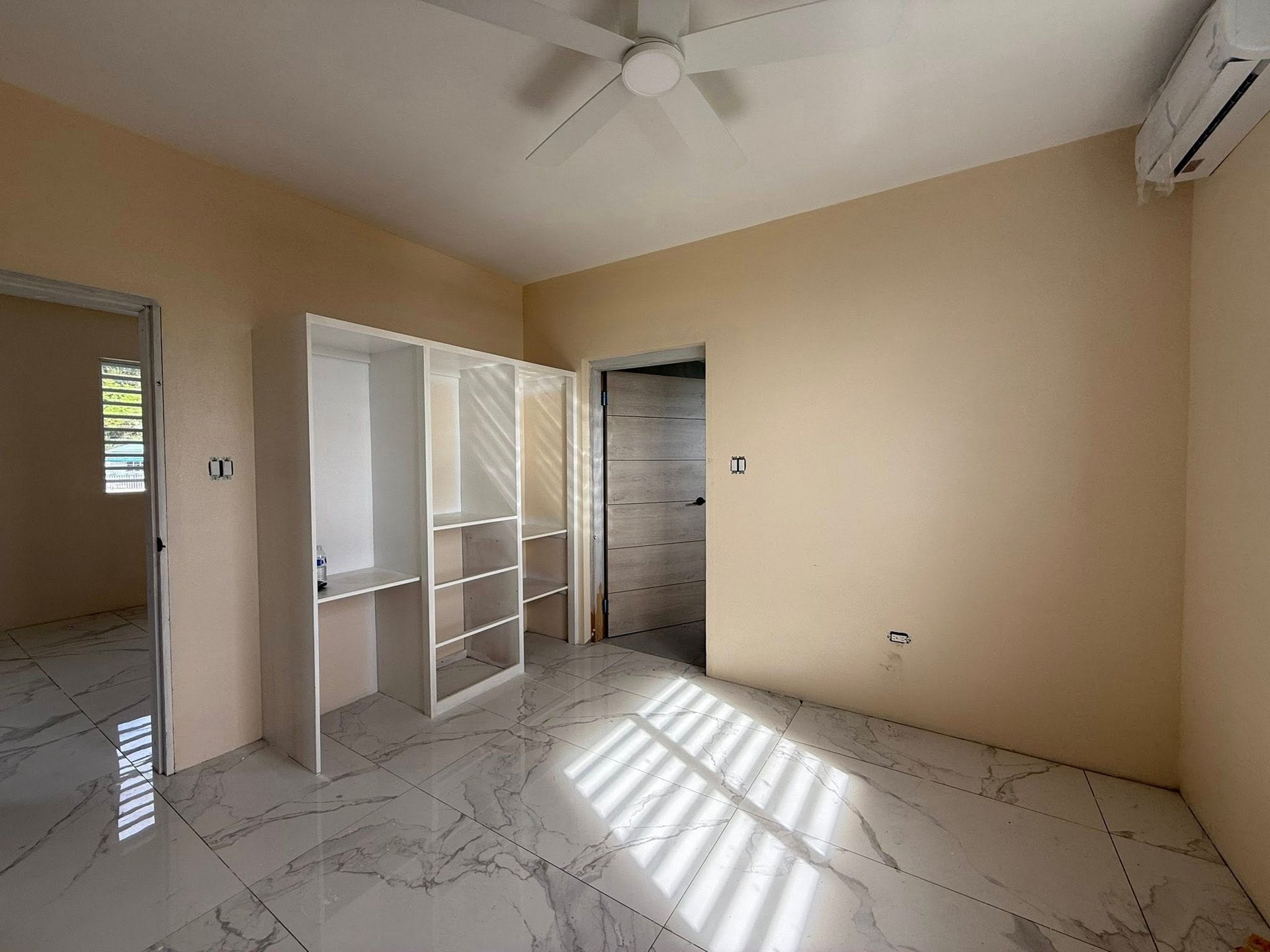 1133 Shannon Estate 1 Bedroom Apartments